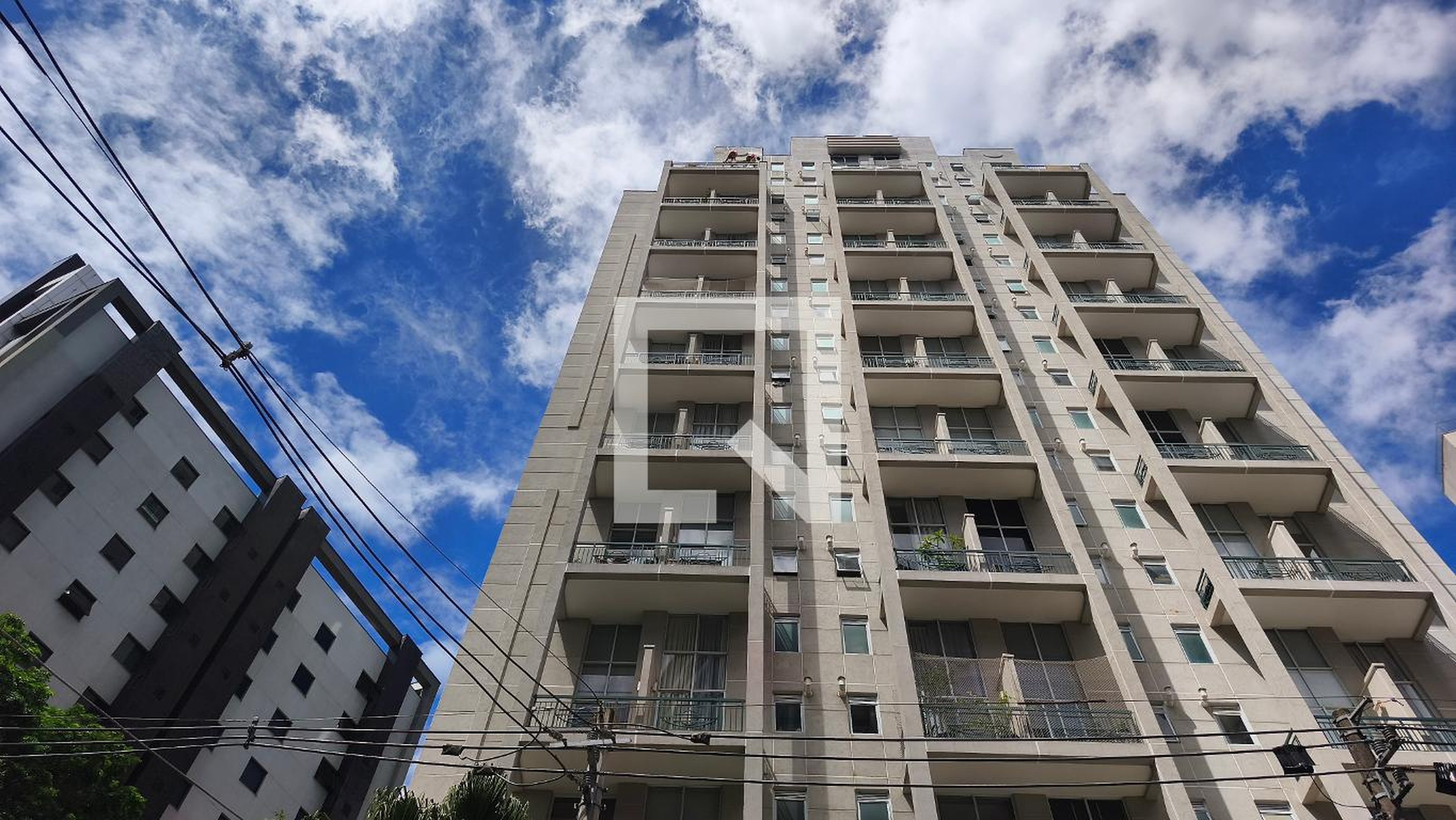 Fachada Condomínio em Rua Doutor Neto de Araújo, 260