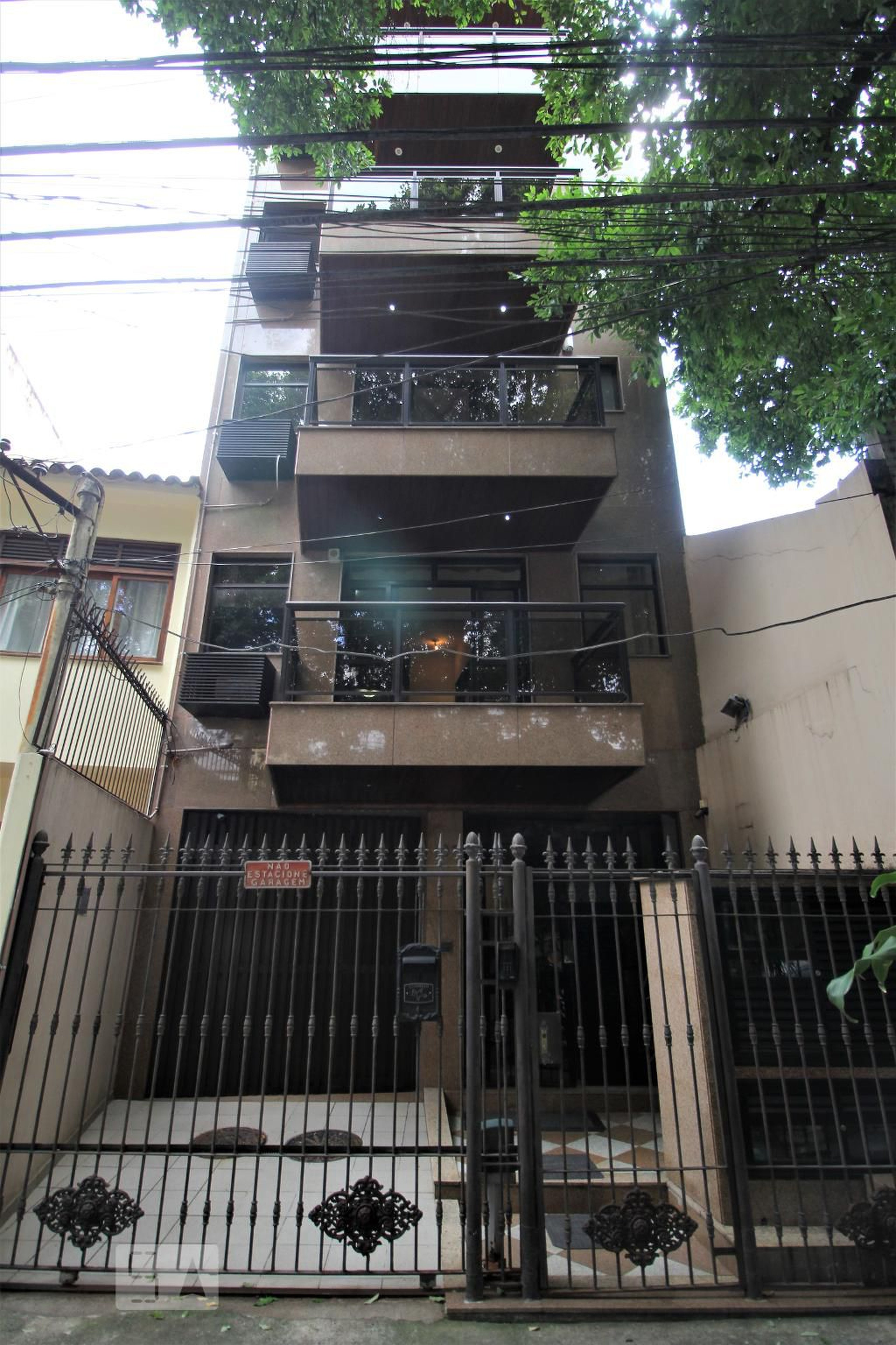 Fachada Condomínio em Rua Paulo Barreto, 107