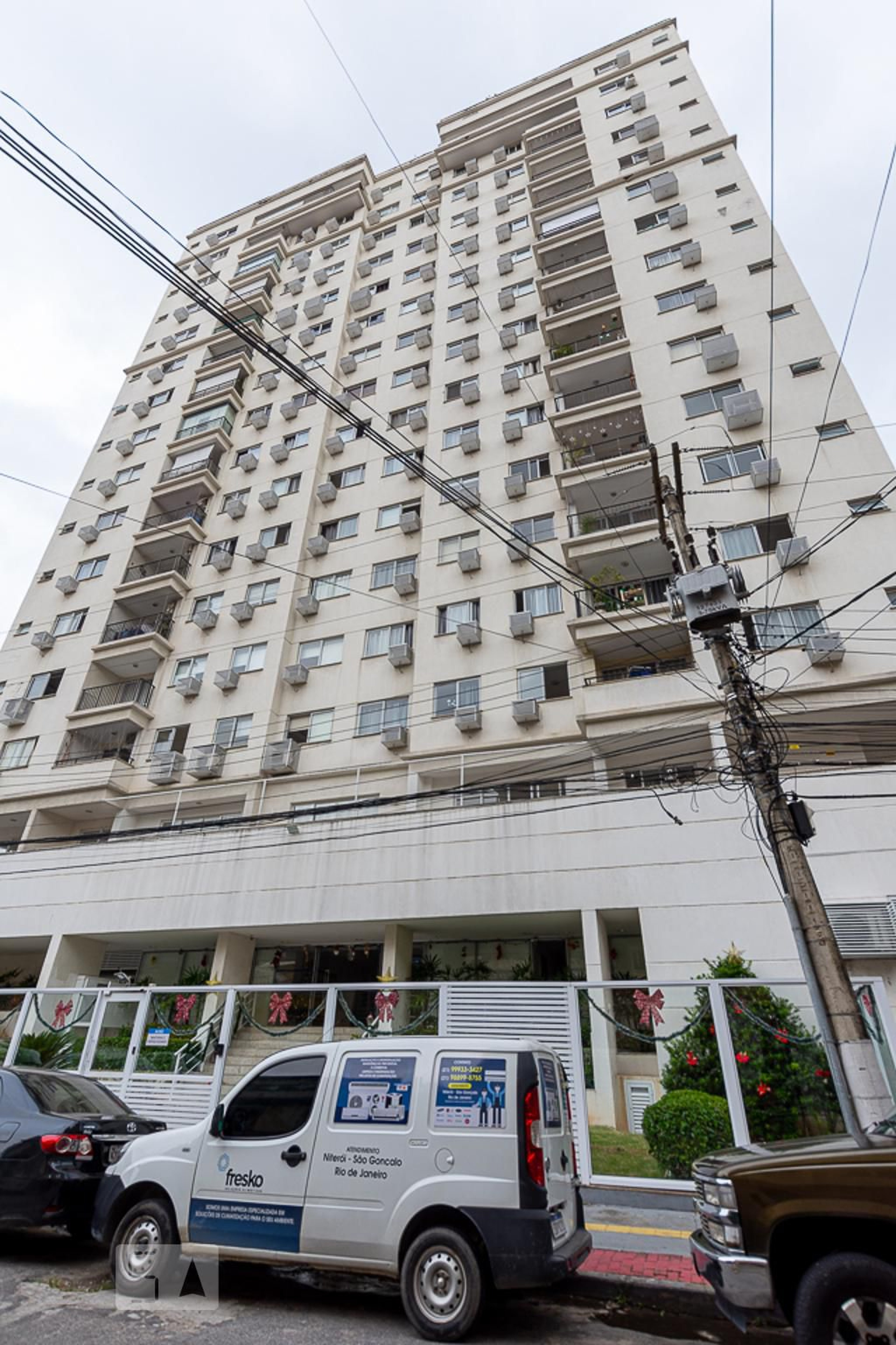 Fachada do Condomínio Condomínio Premium