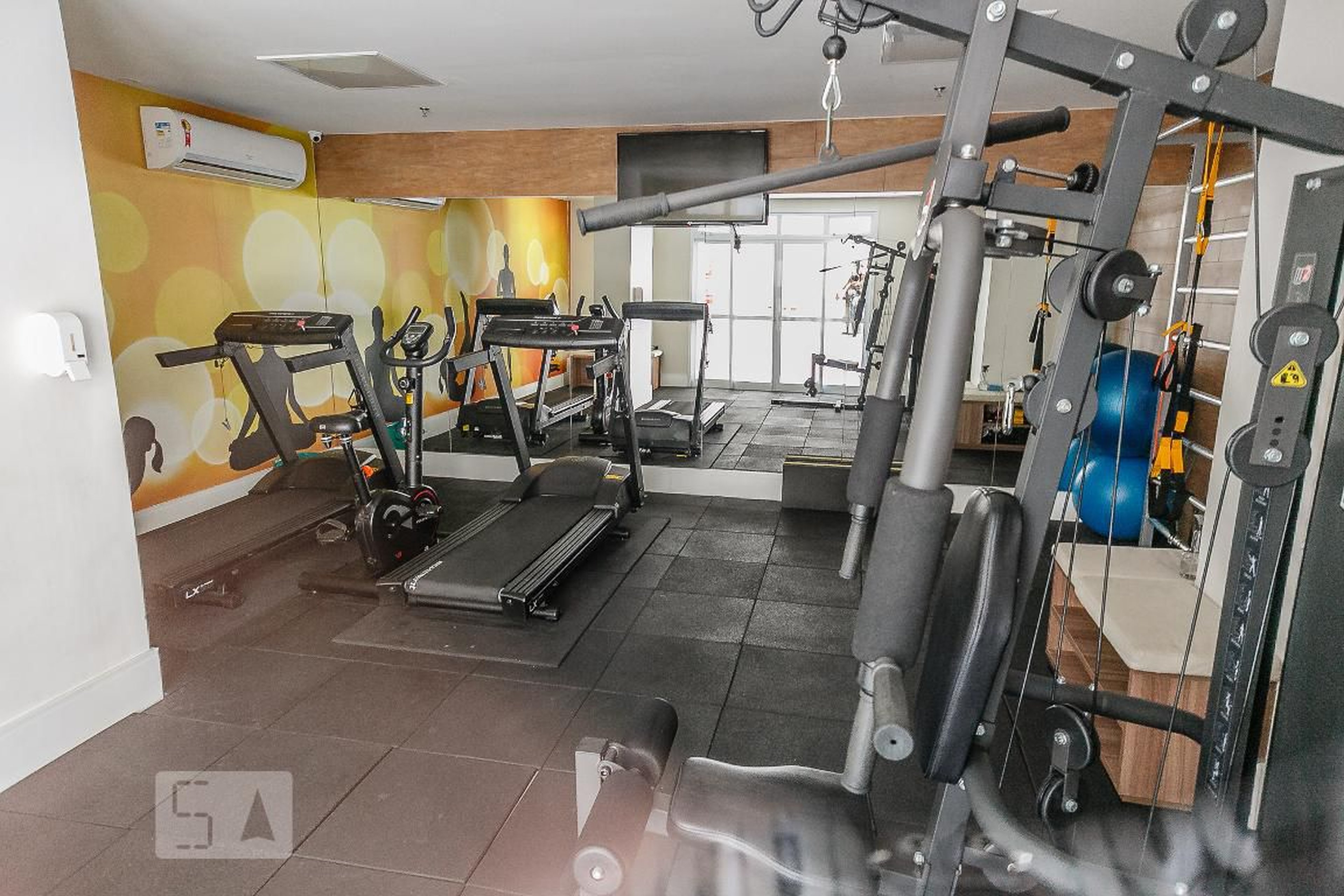 Academia - Royal Ville