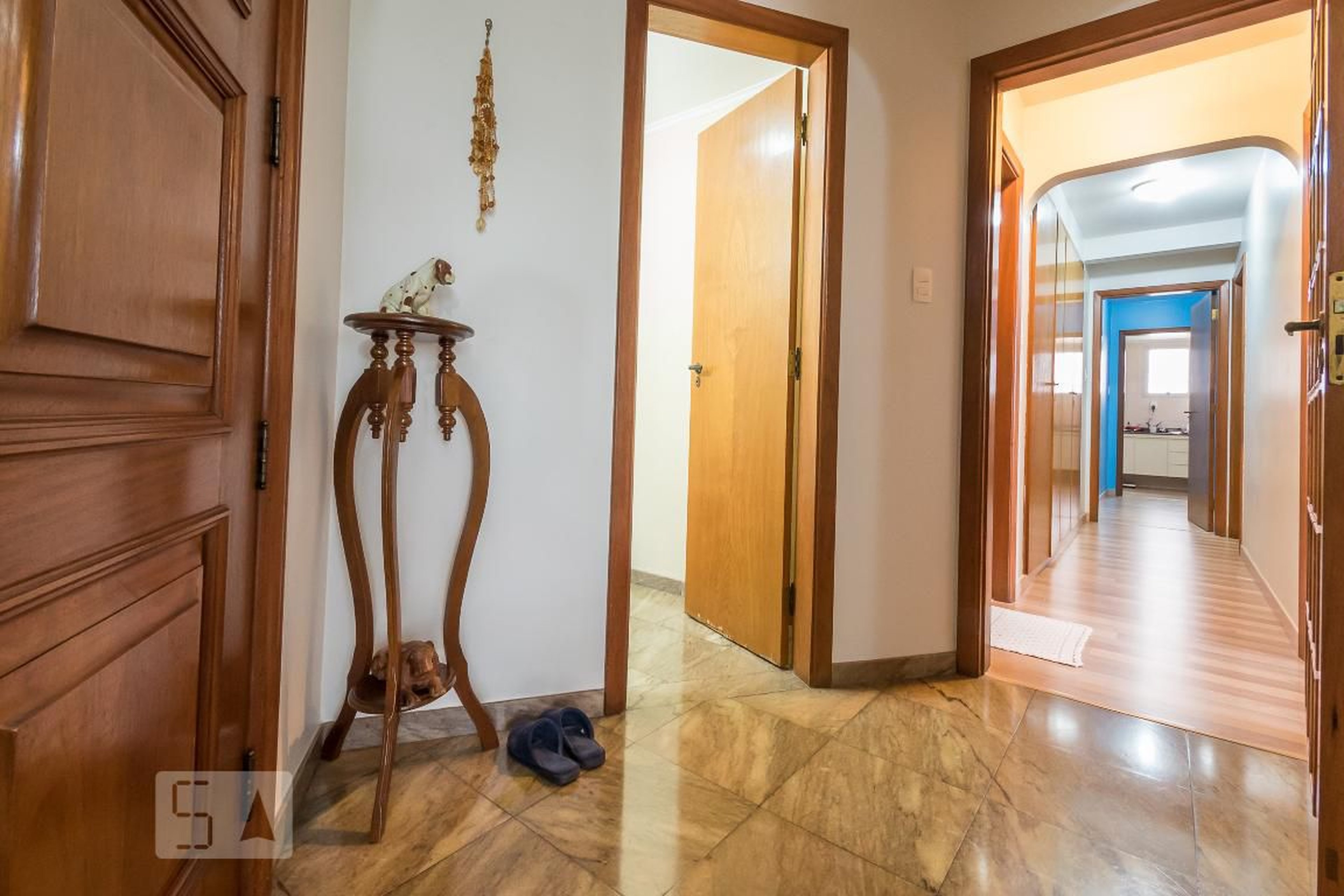 Hall Entrada Condomínio em Rua Barão do Triunfo, 645