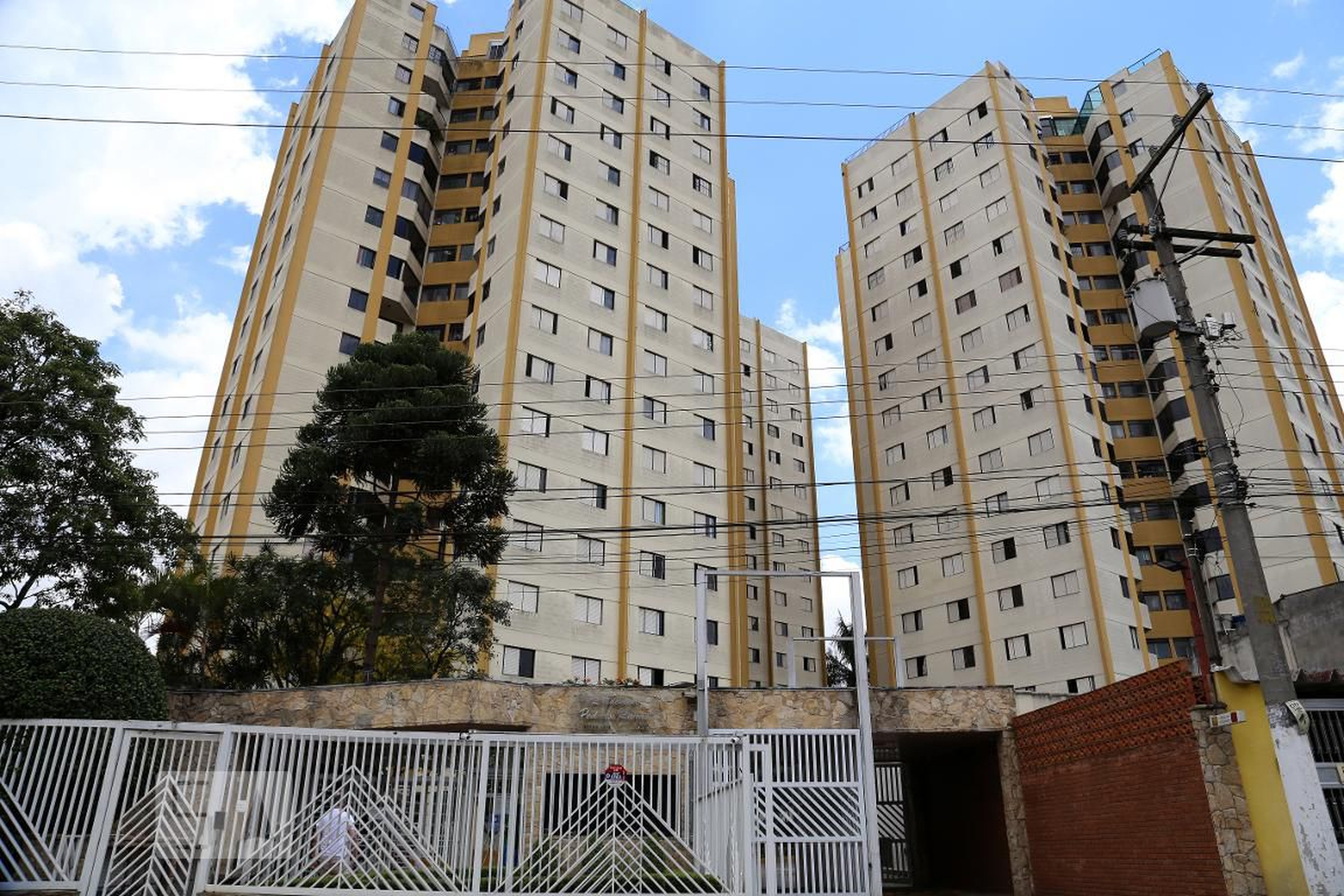 Fachada do Condomínio Residencial Pedras Raras