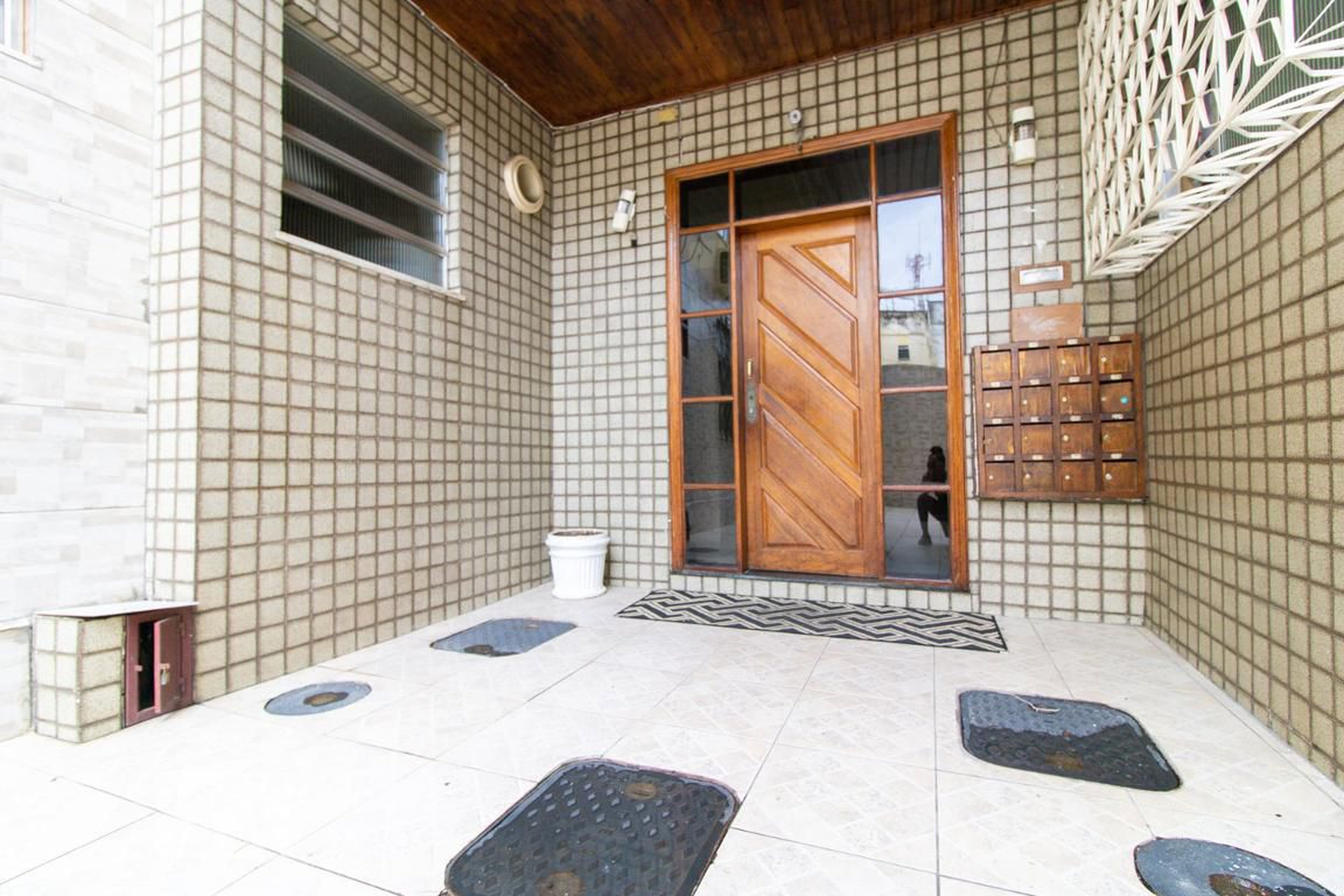 Hall de Entrada - Conjunto Residencial da Policia Militar