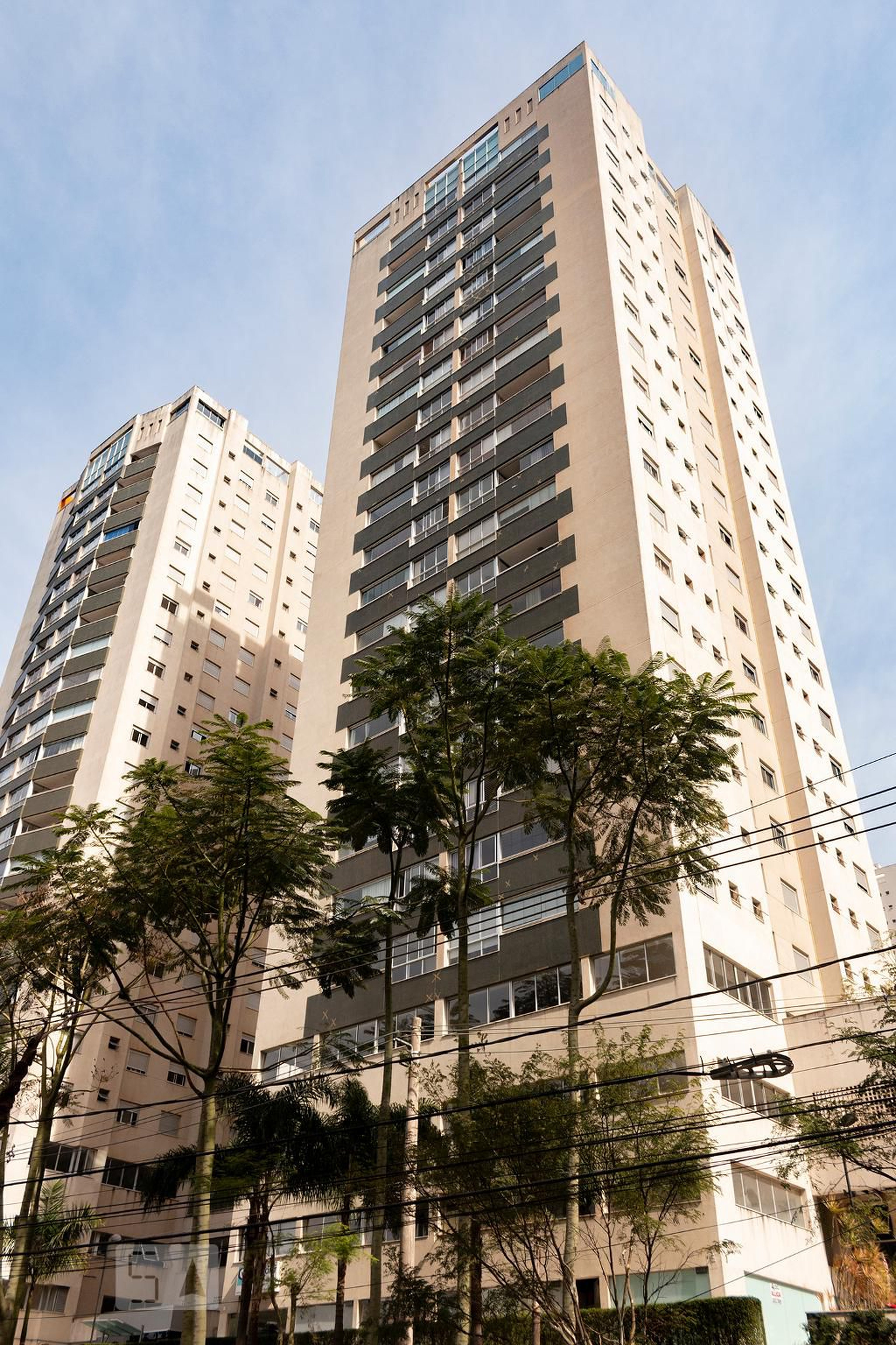 Fachada do Condomínio Condomínio Cennário