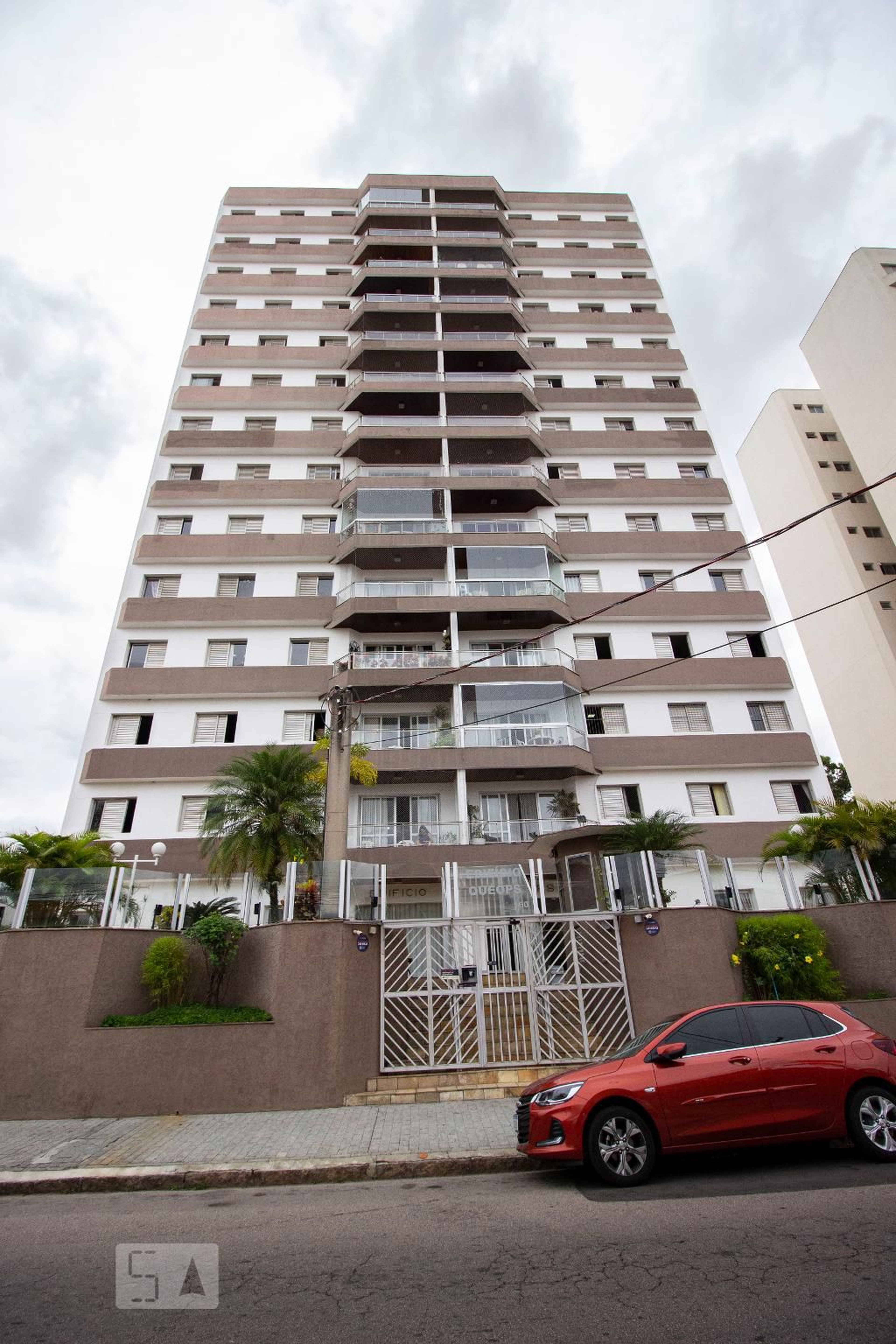 Fachada do Condomínio Condomínio Queops