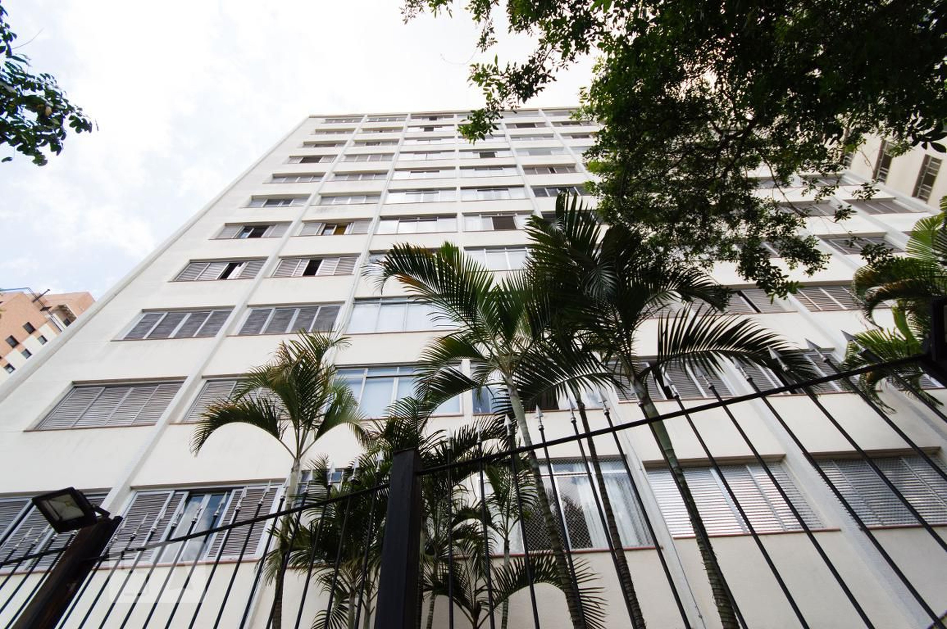 Fachada Condomínio em Rua Itambé, 186