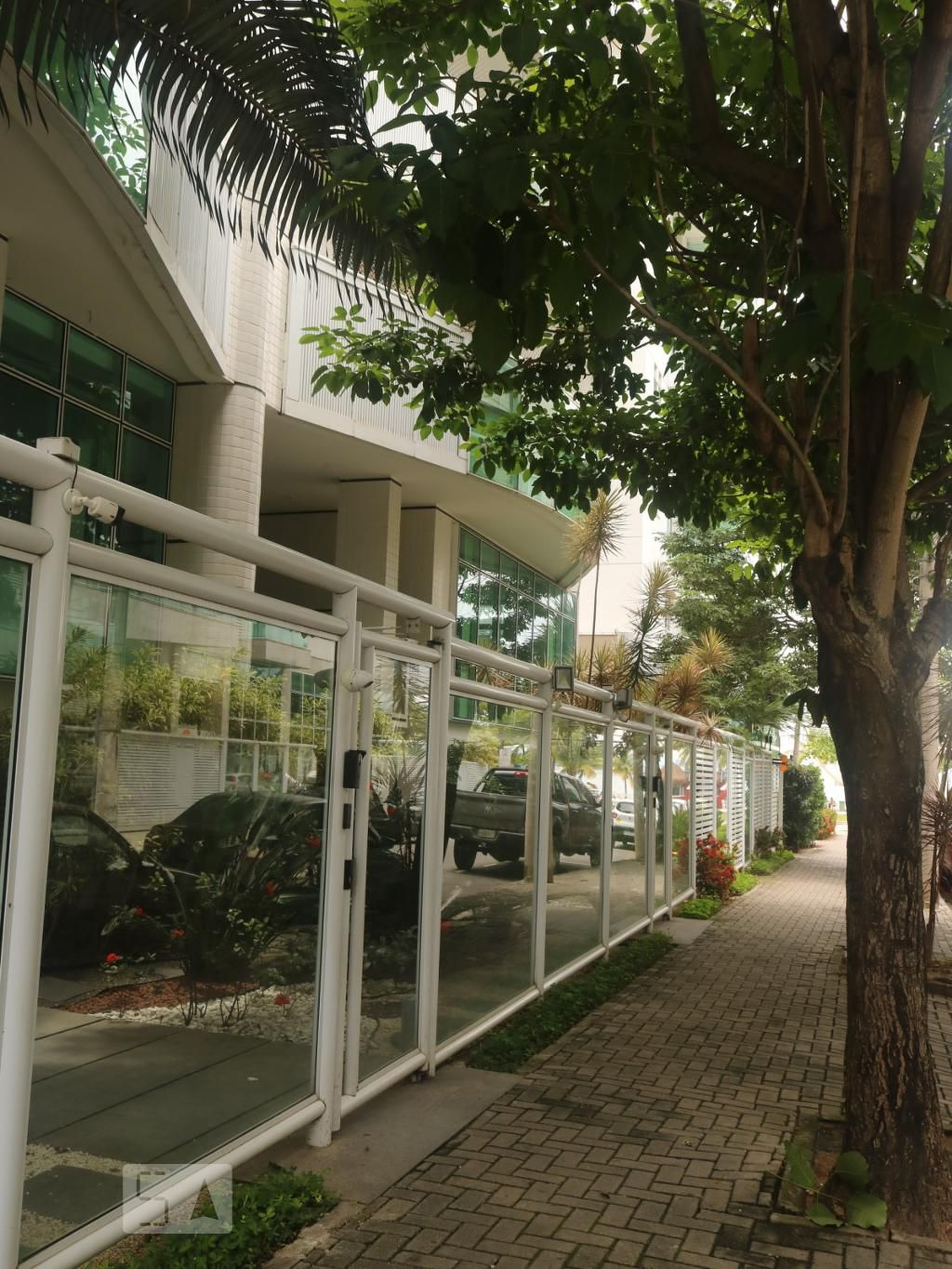 Fachada do Condomínio Condomínio Charitas Best