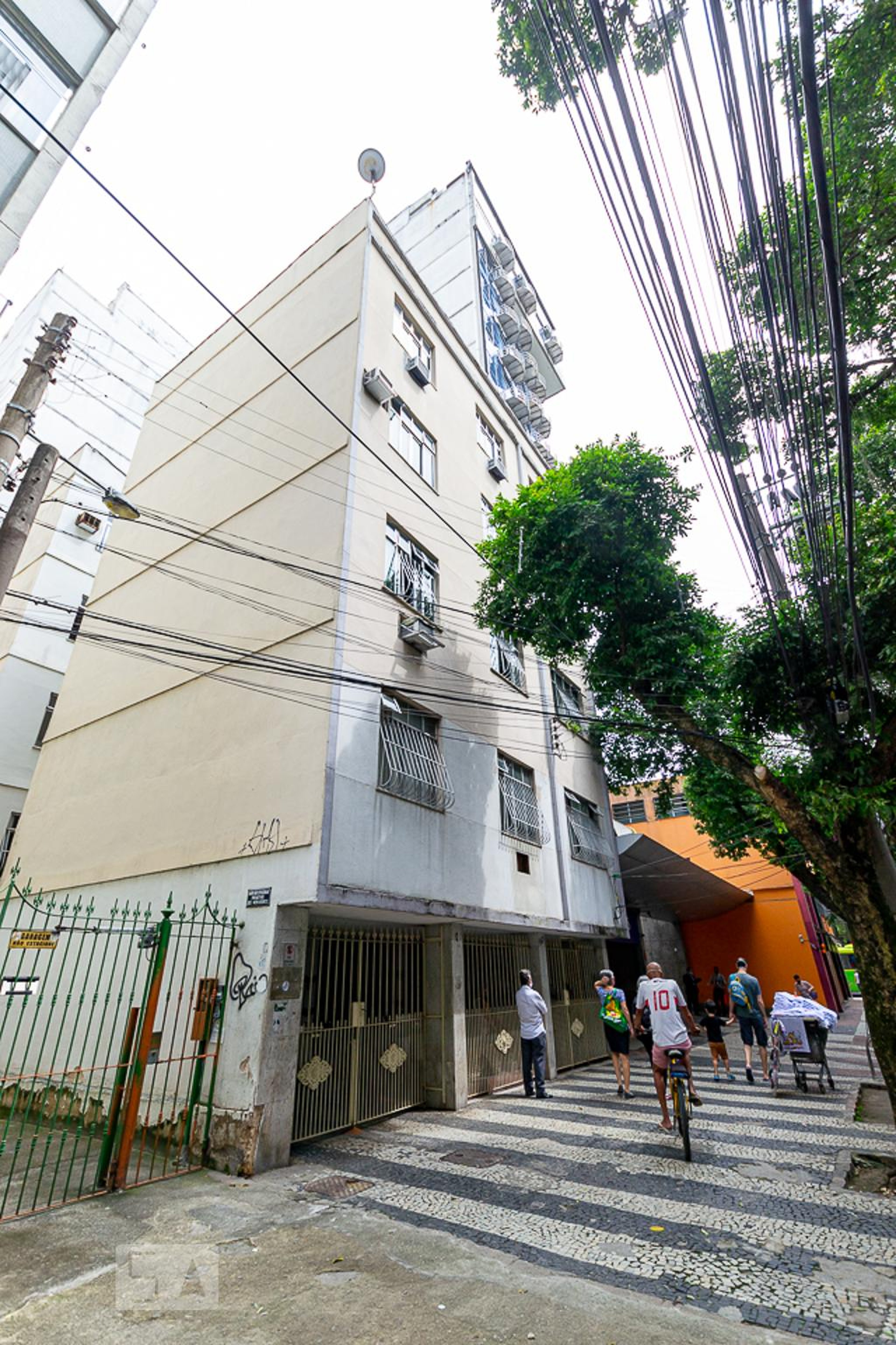 Fachada do Prédio Condomínio em Rua Otávio Carneiro, 141
