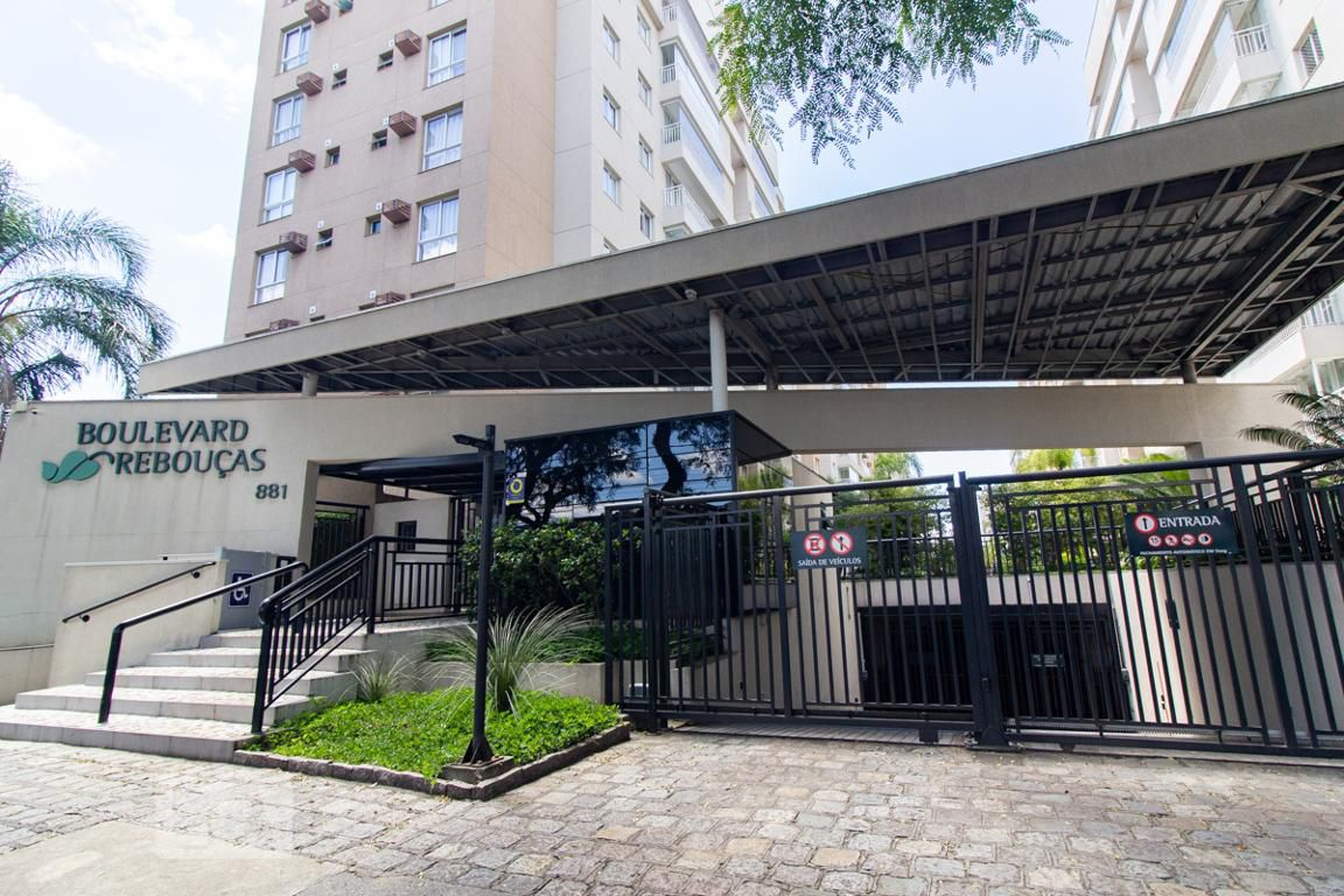 Fachada do Condomínio Condomínio em Avenida Presidente Getúlio Vargas, 601