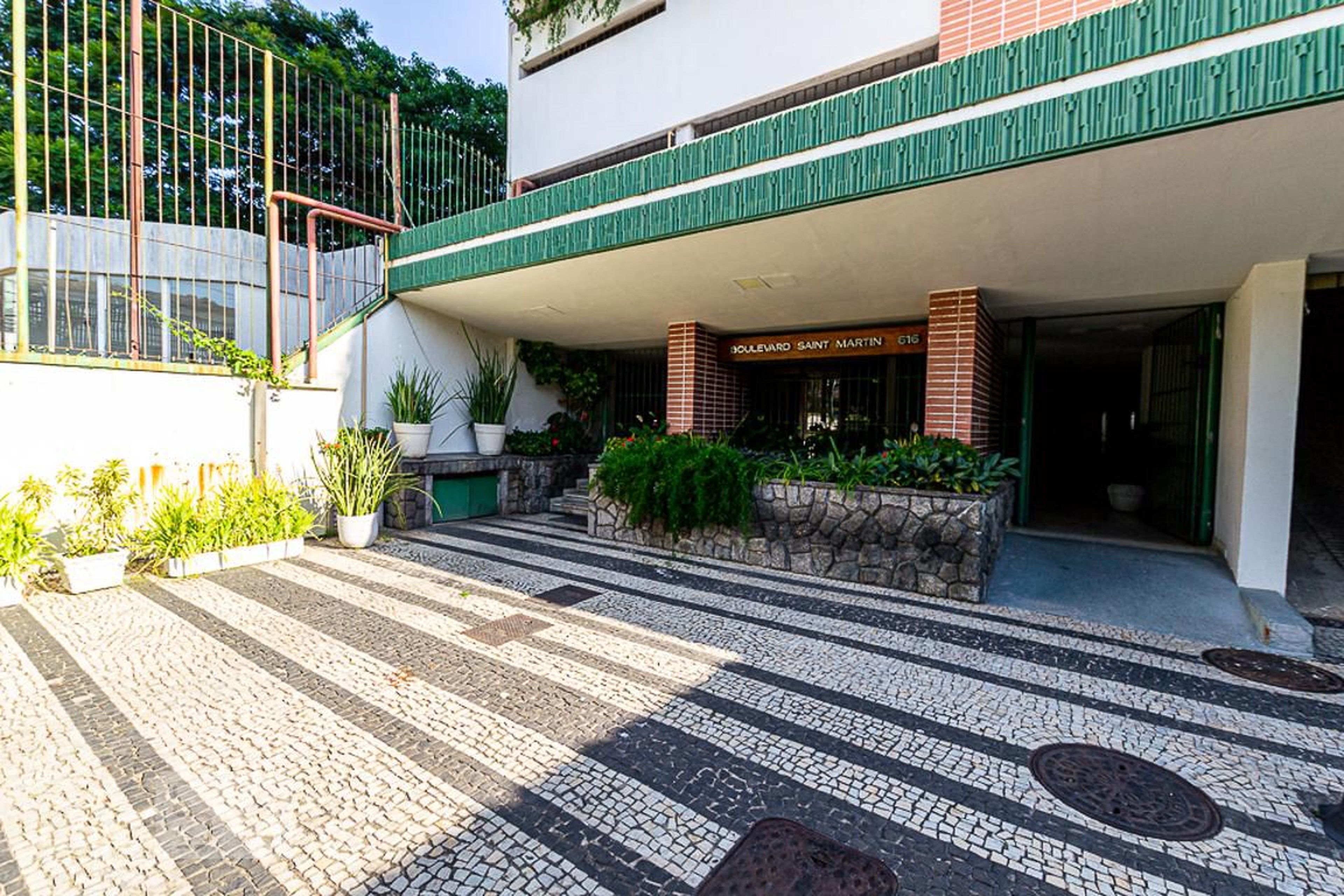 Entrada - Boulevard Saint Martin