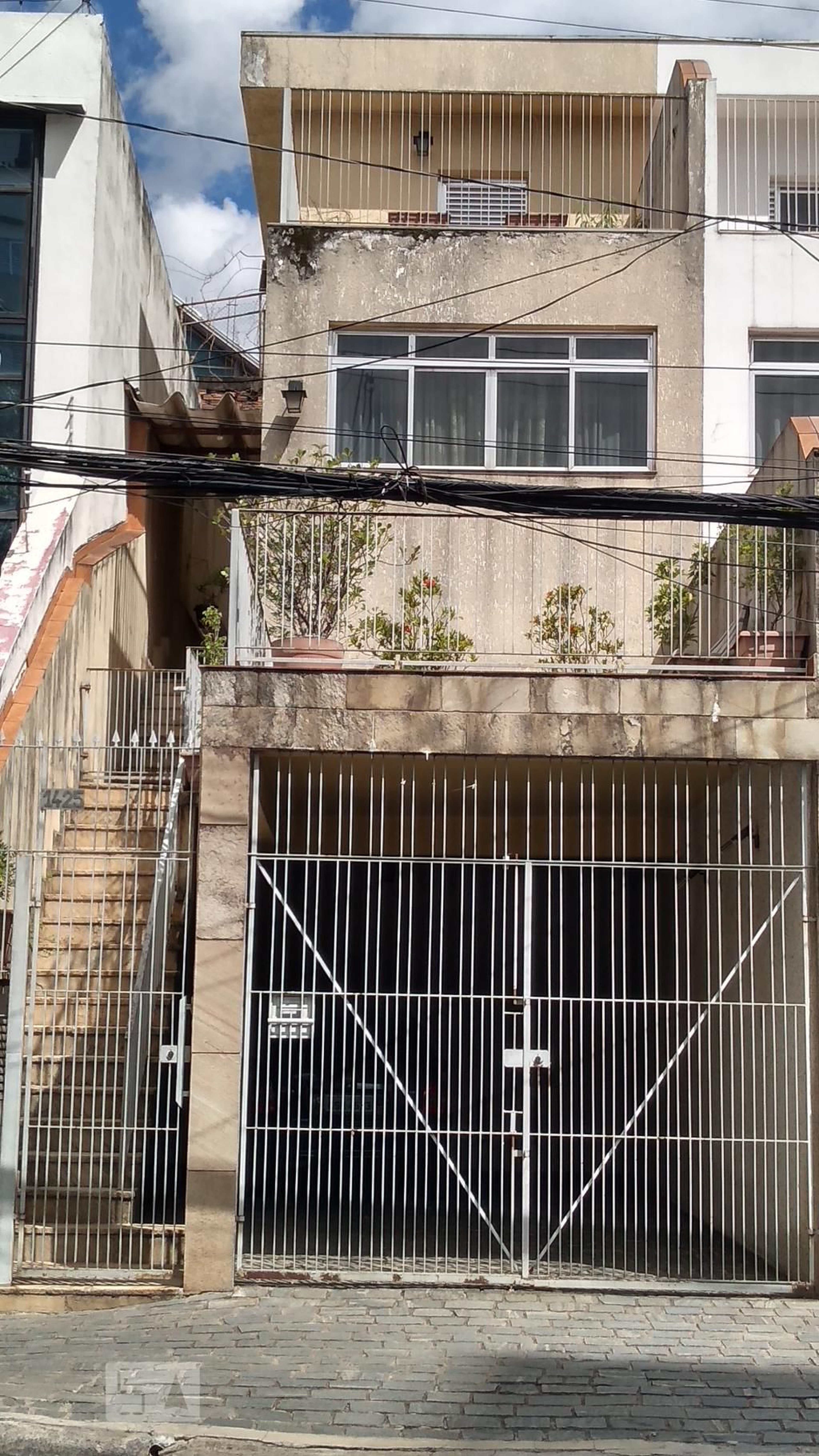 fachada Condomínio em R. Dr. Miranda de Azevedo, 1425