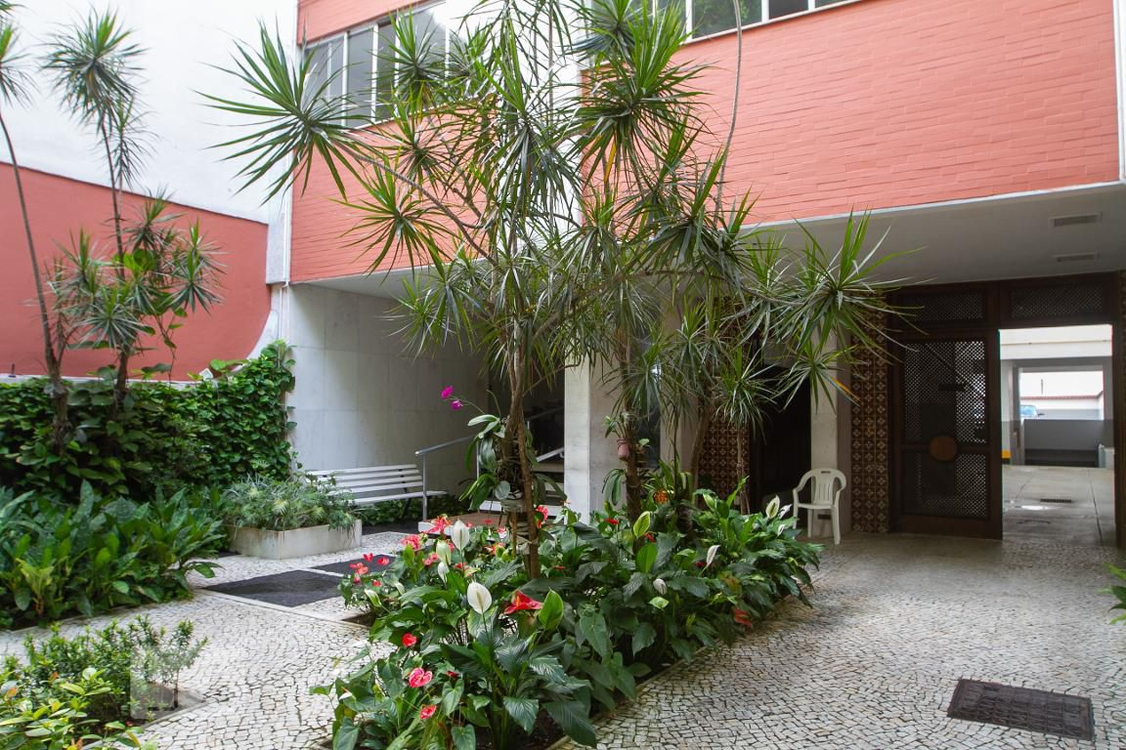 Entrada do Prédio - null