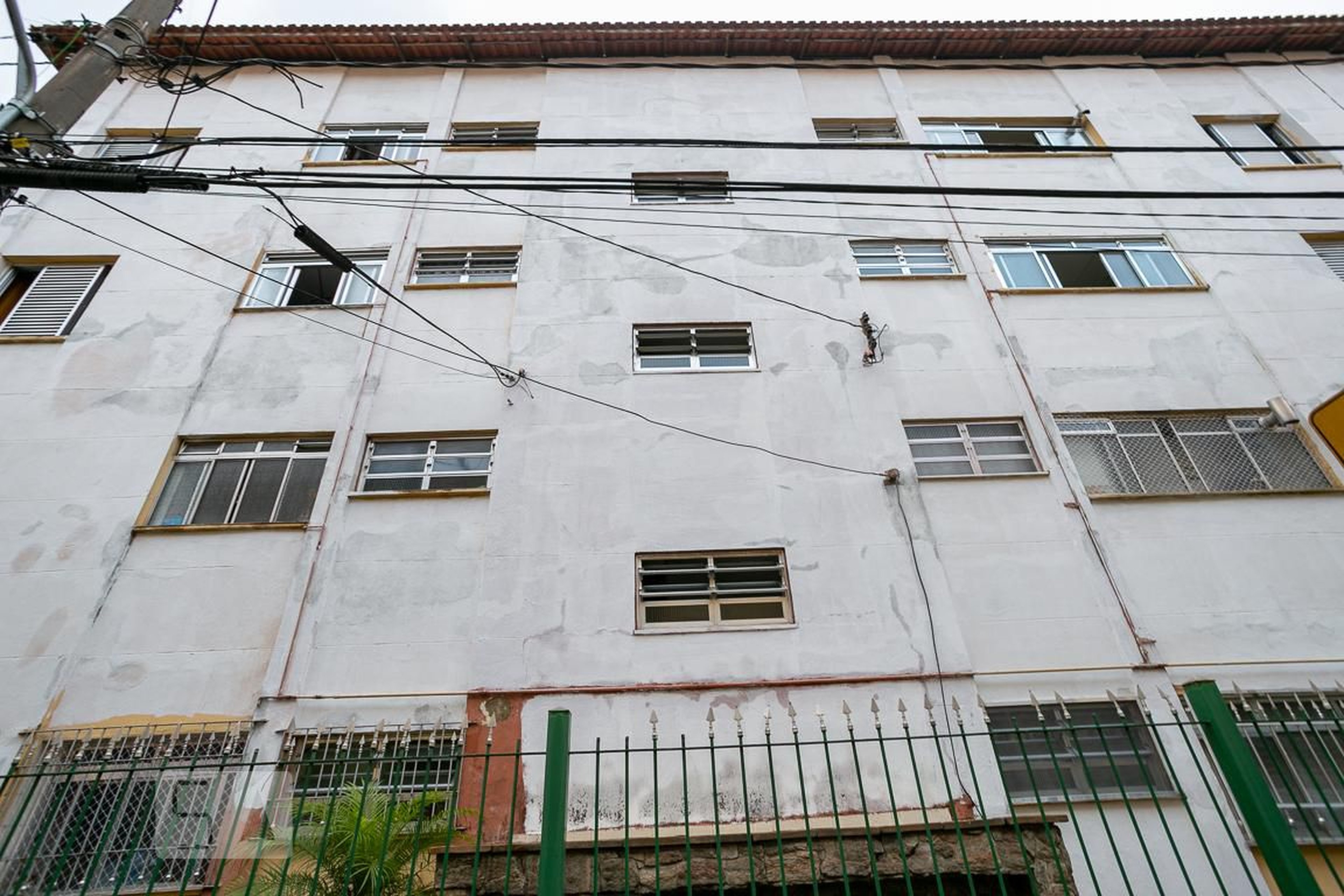 Fachada do Prédio Condomínio em Rua Doutor Domingos Guedes Cabral, 323