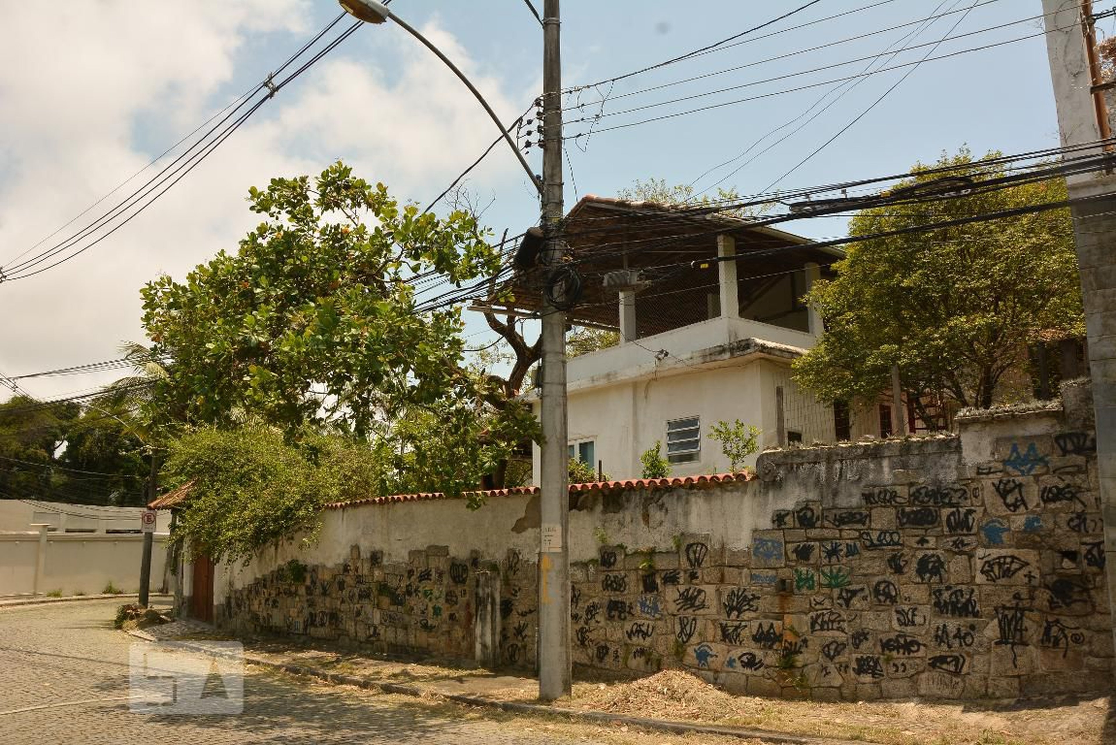 Fachada Condomínio em Rua Mundo Novo, 785