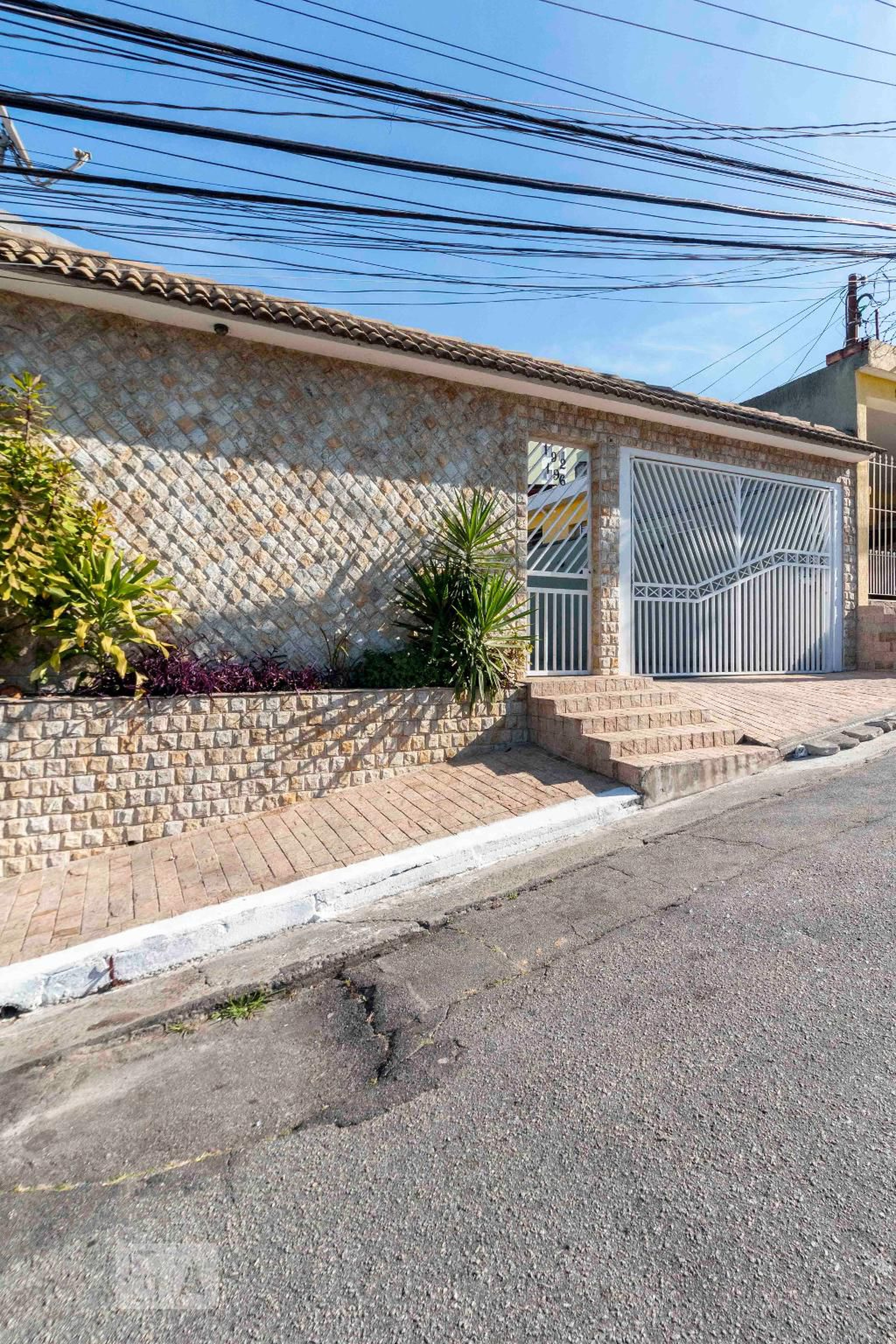 Fachada Condomínio em Rua Palma Sola, 196