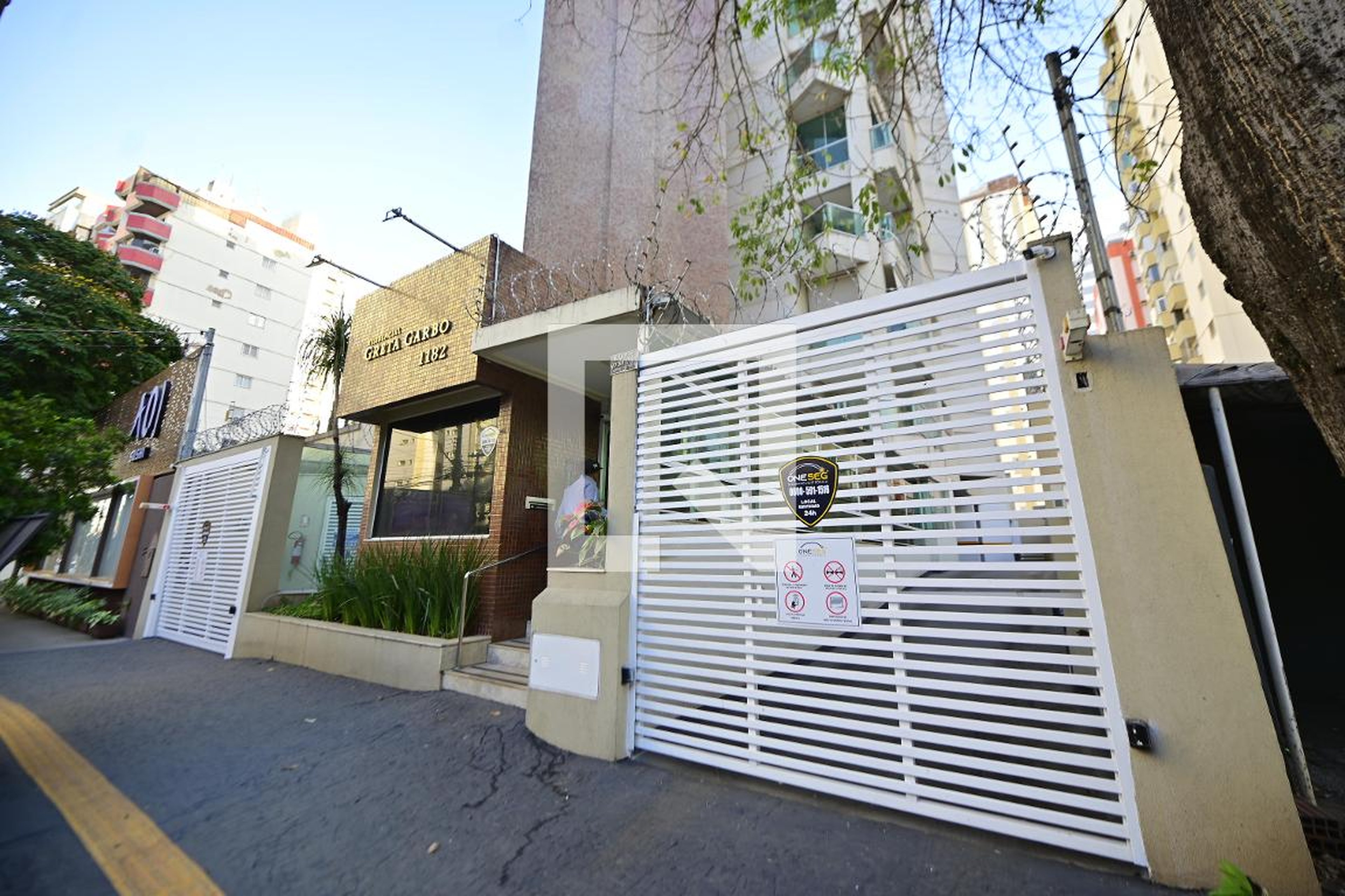 Fachada Residencial Greta Garbo