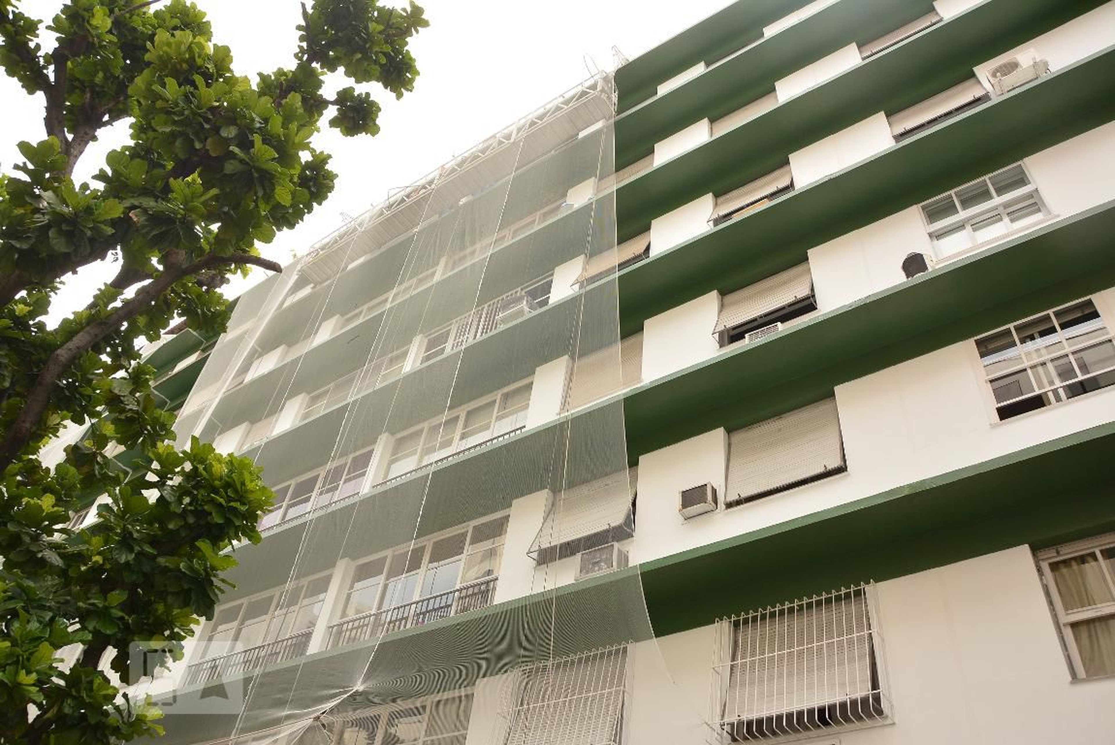 Fachada Condomínio em Rua Professor Álvaro Rodrigues, 337