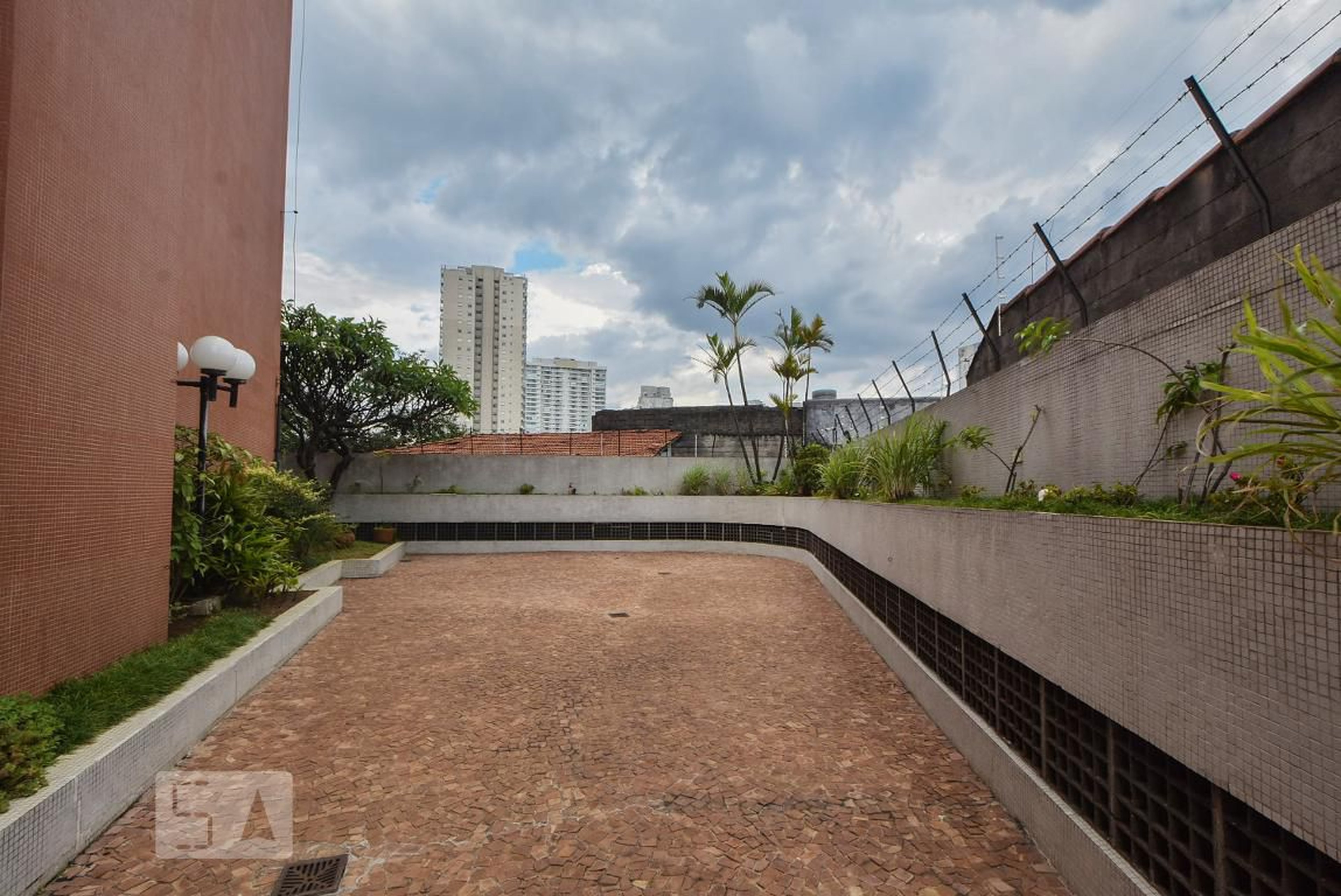 Condomínio - Edifício Carlos Eduardo