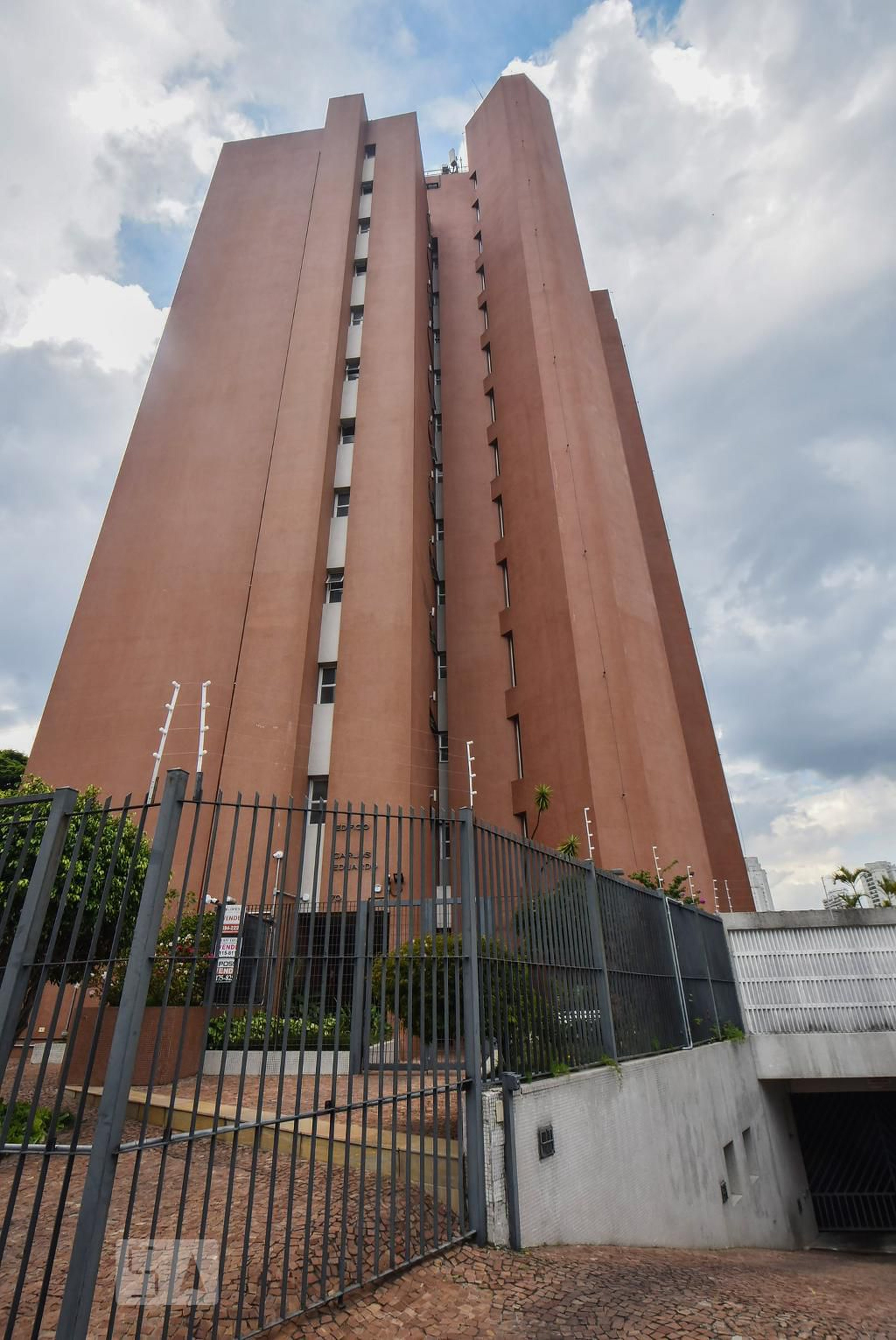 Prédio Edifício Carlos Eduardo