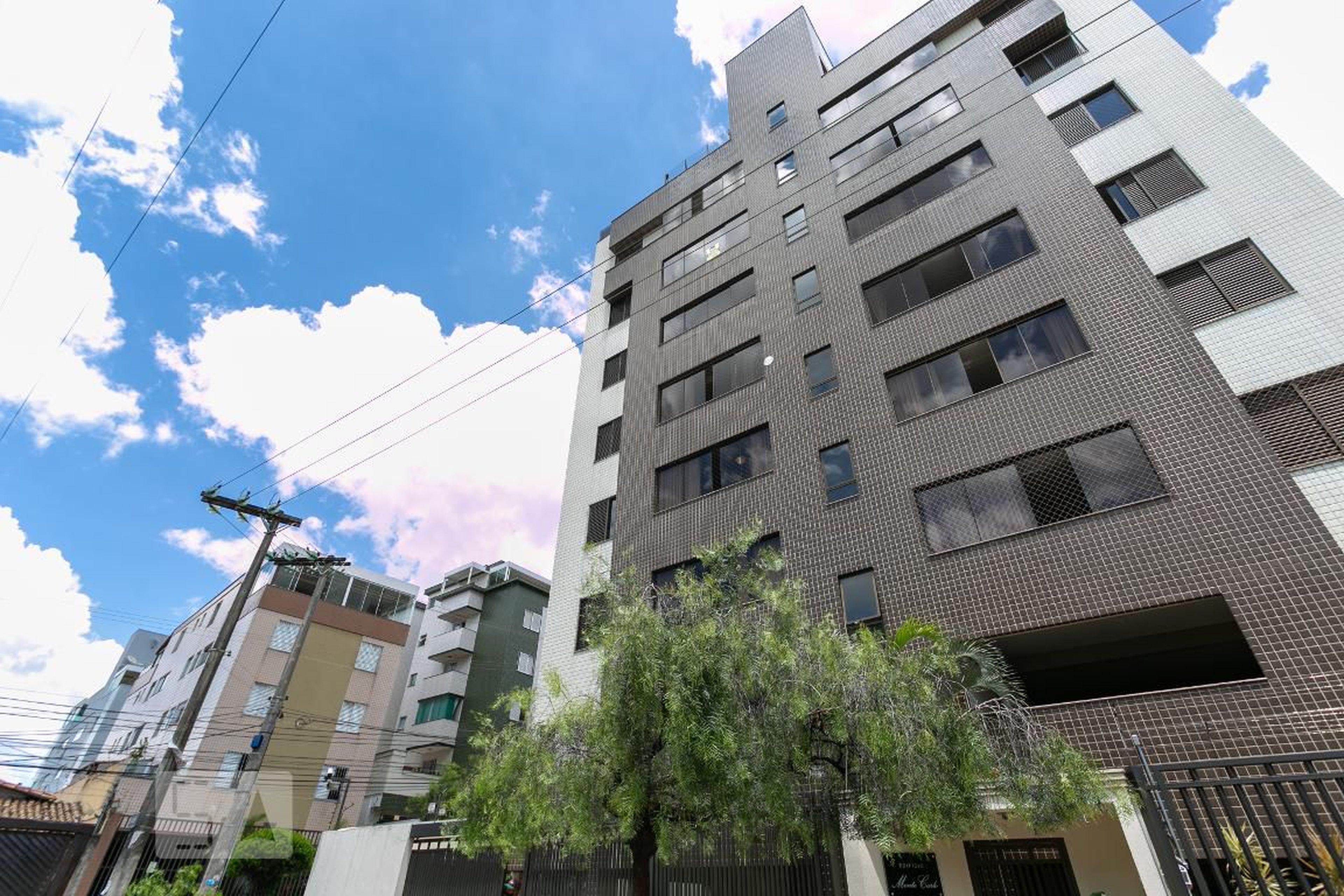 Fachada Condomínio em Rua Manoel Venâncio Martins, 15