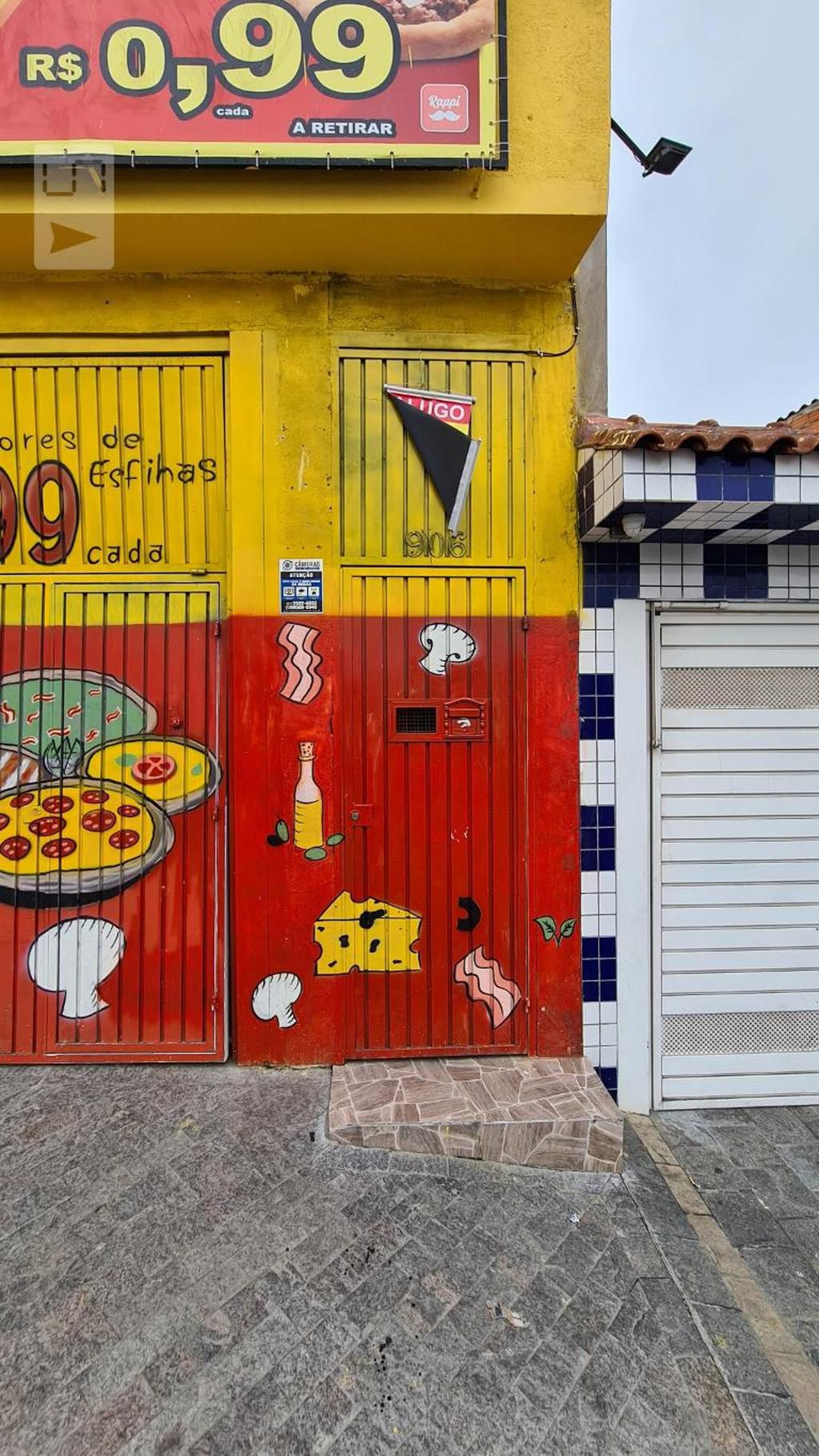 Fachada Condomínio em Rua General Porfírio da Paz, 906