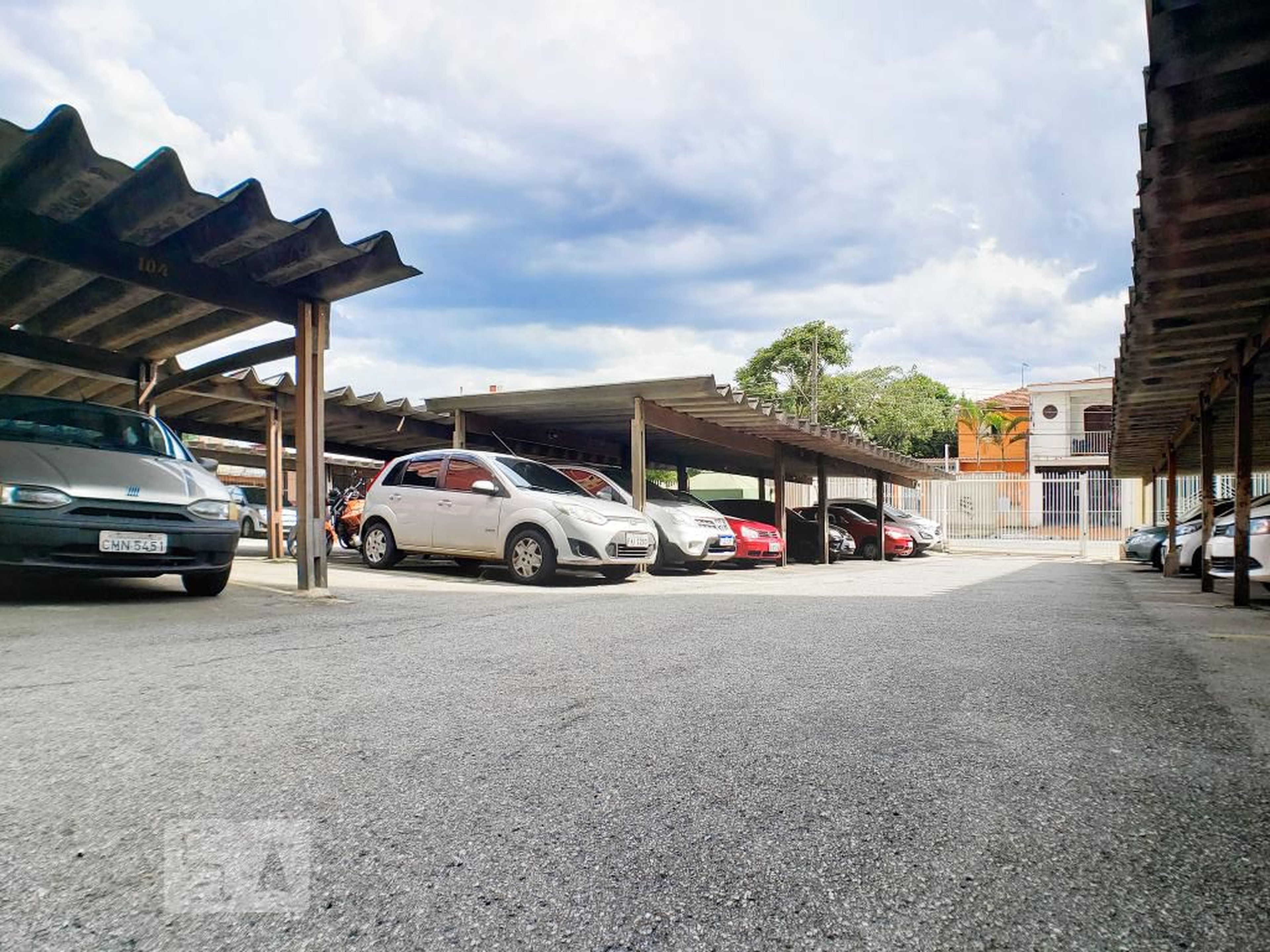 Estacionamento - Conjunto Bem-Te-Vis