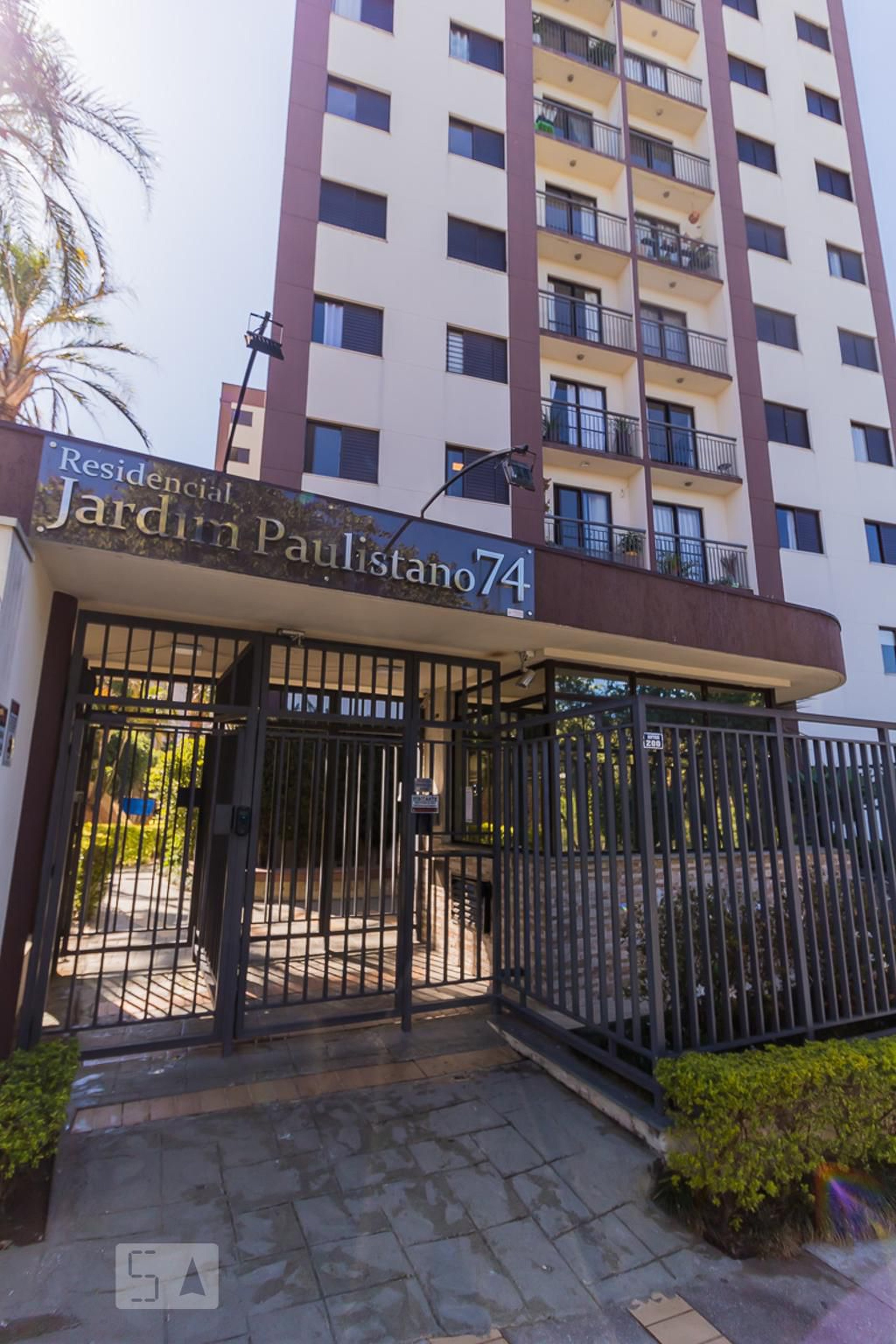 Fachada Condomínio em Rua Crubixa, 78