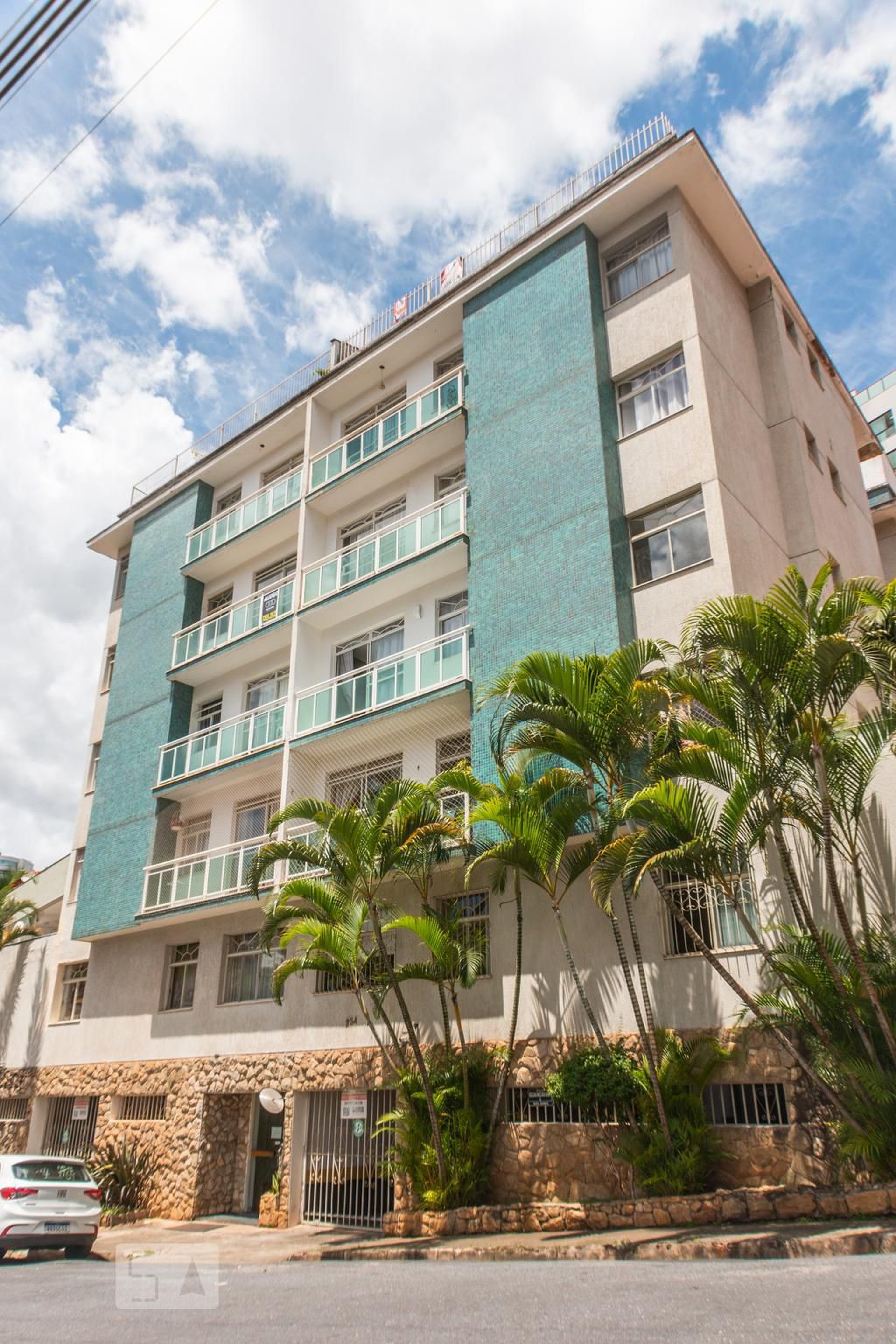 Fachada Condomínio em Rua Guandahus, 234