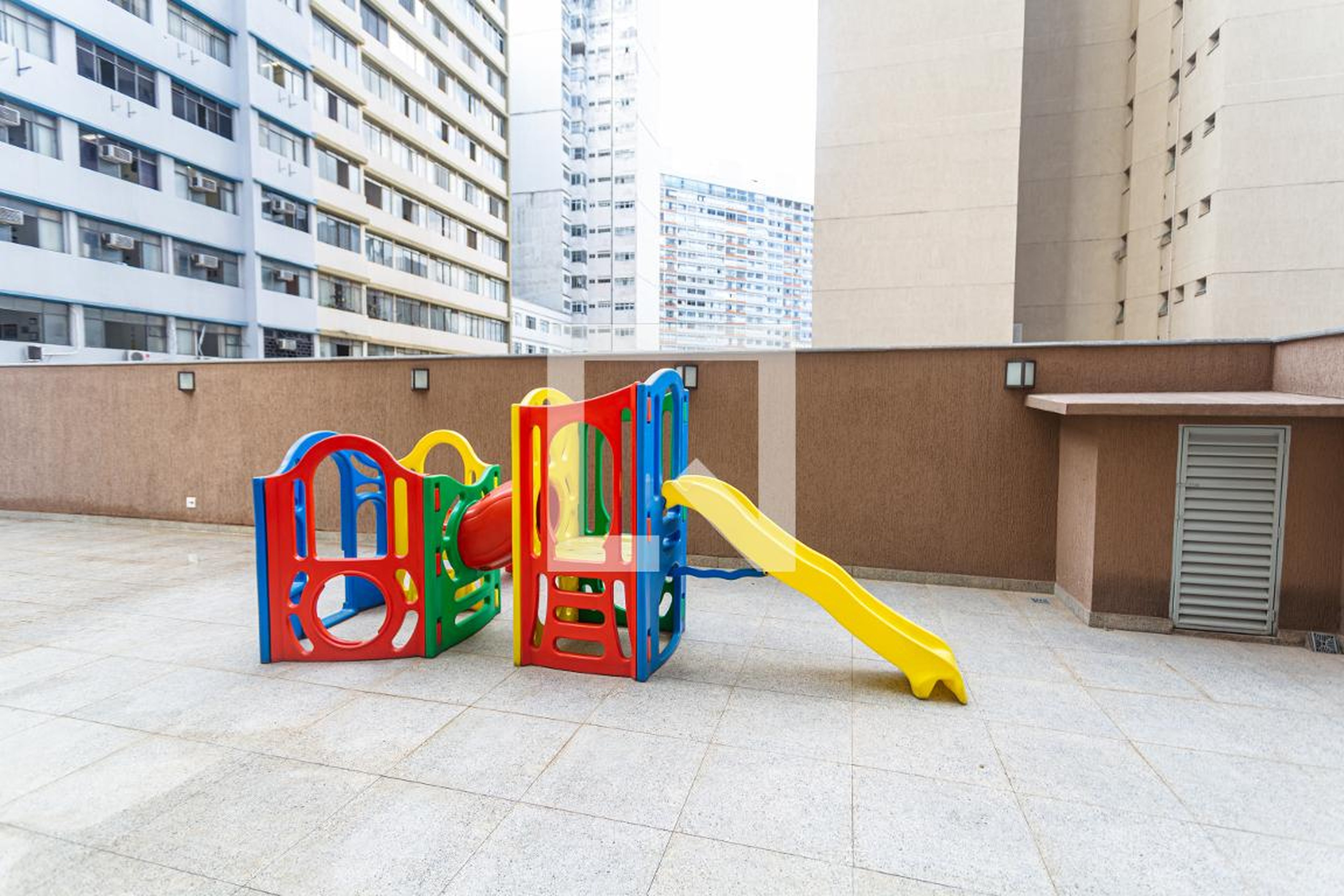 Playground - Edifício