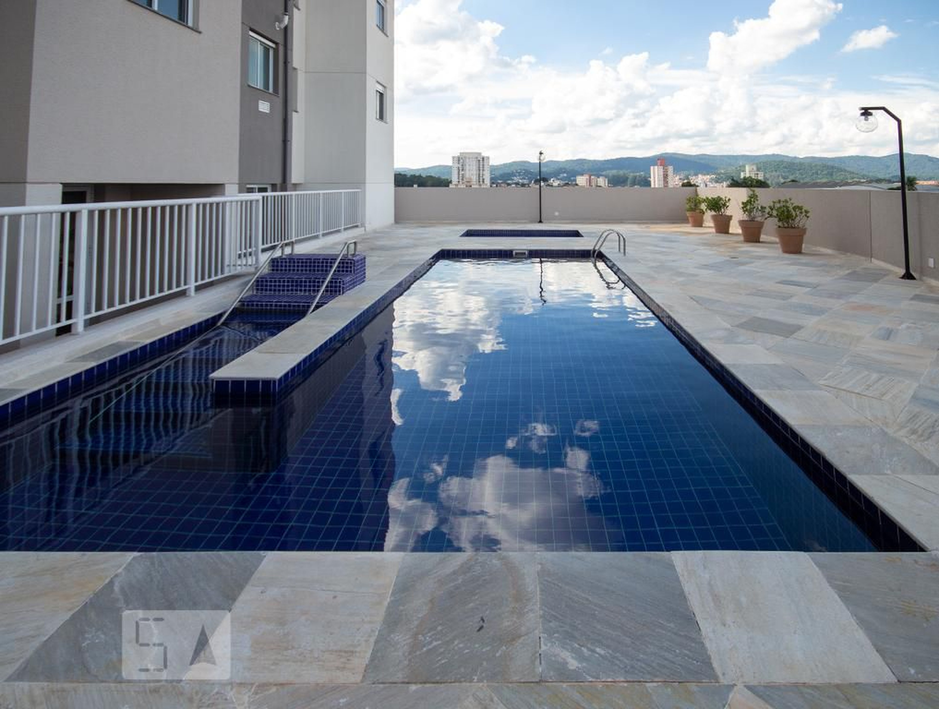Piscina Condomínio em Avenida Maestro Villa-Lobos, 772