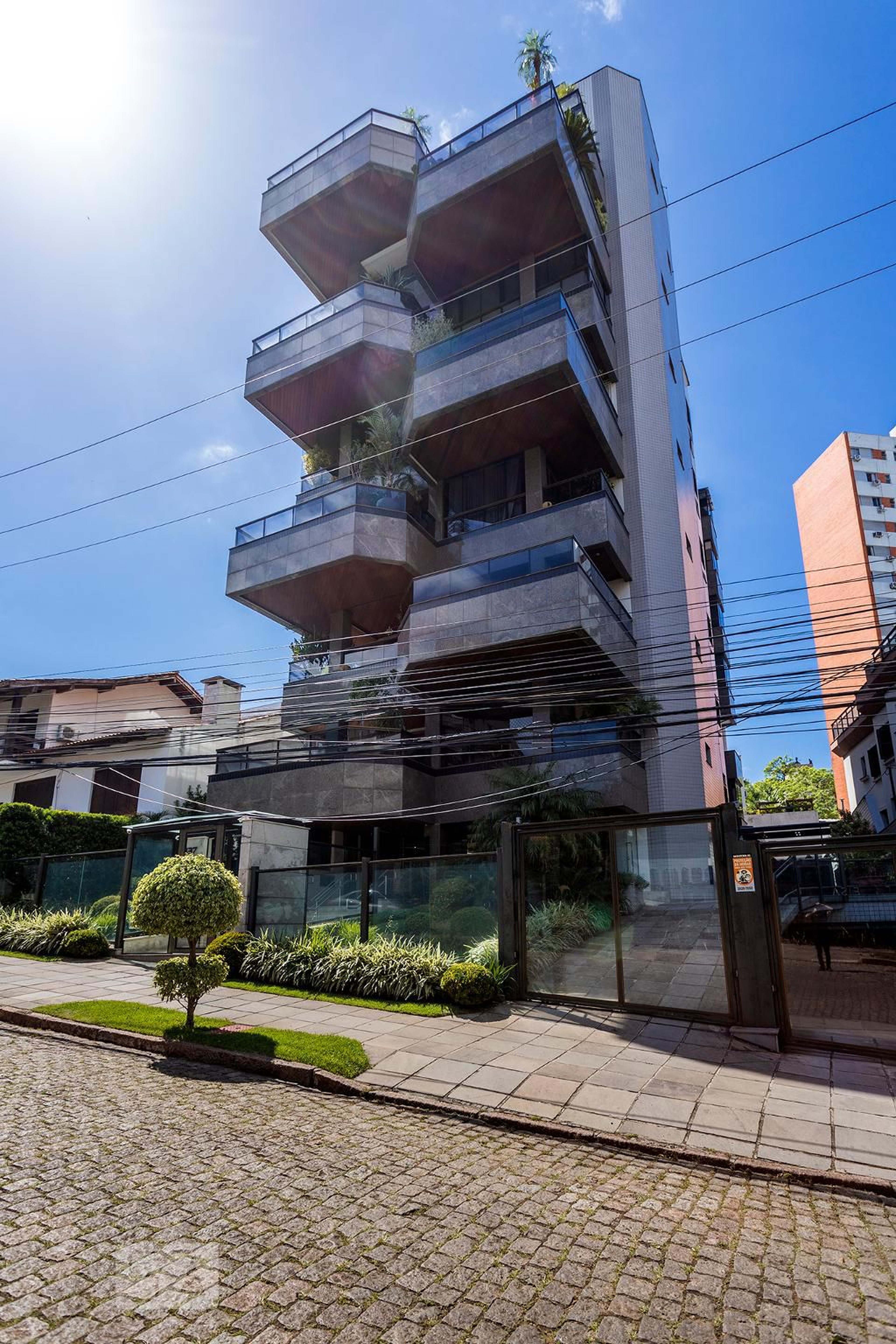 Fachada Condomínio em Rua Doutor Tauphick Saadi, 437