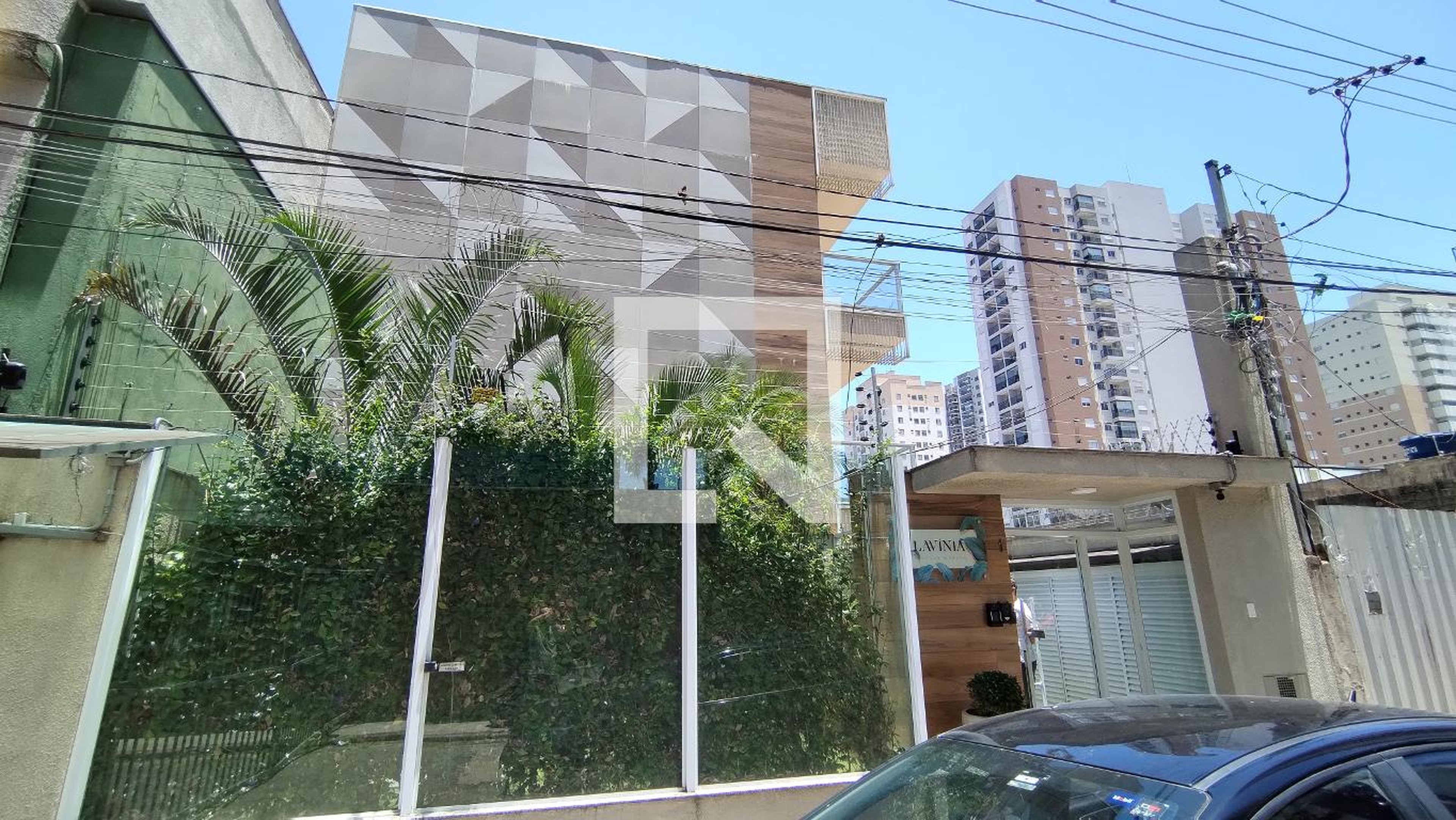 Fachada Condomínio em Rua Lavínia Ribeiro, 70