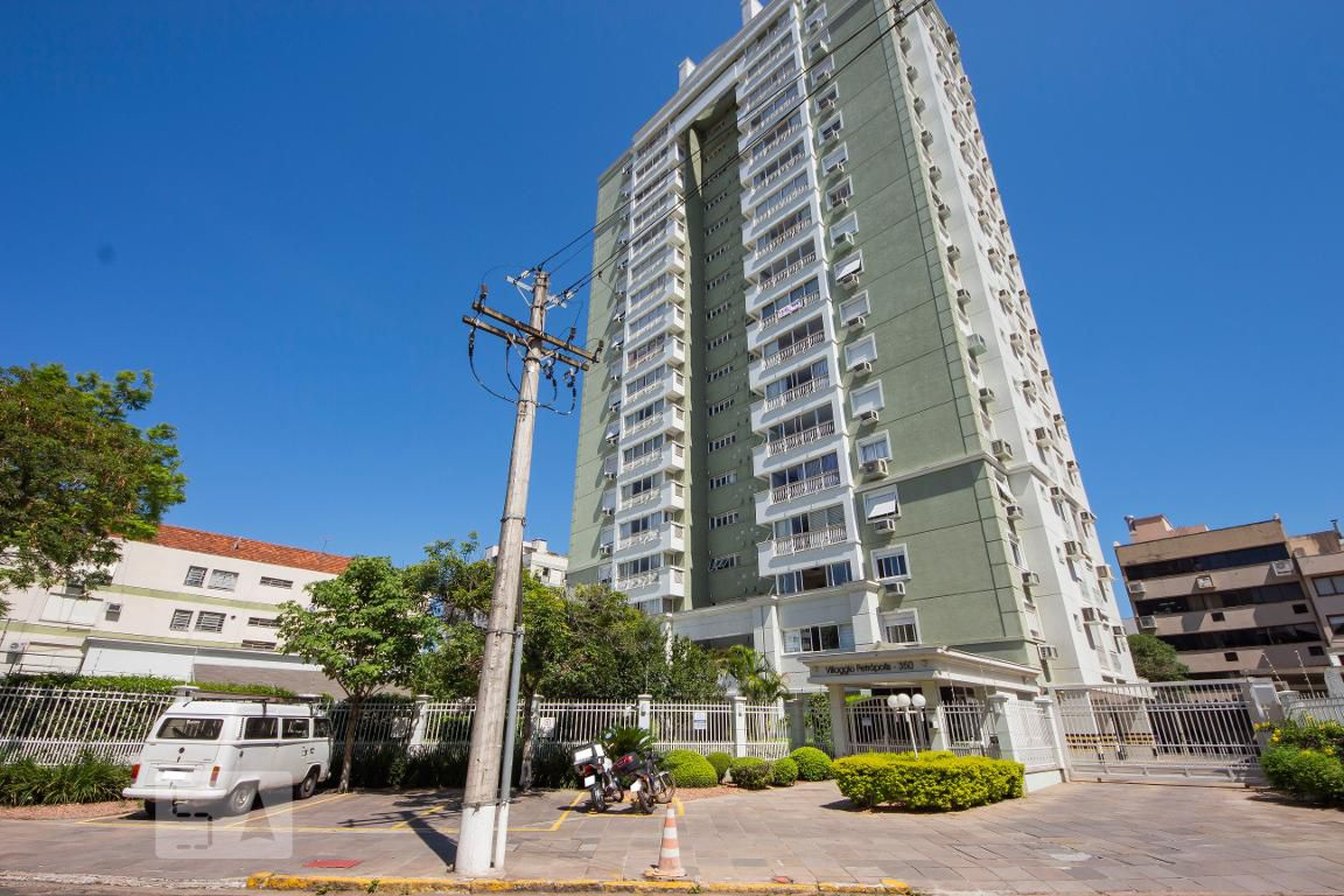 Fachada do Condomínio Condomínio Villagio Petropolis