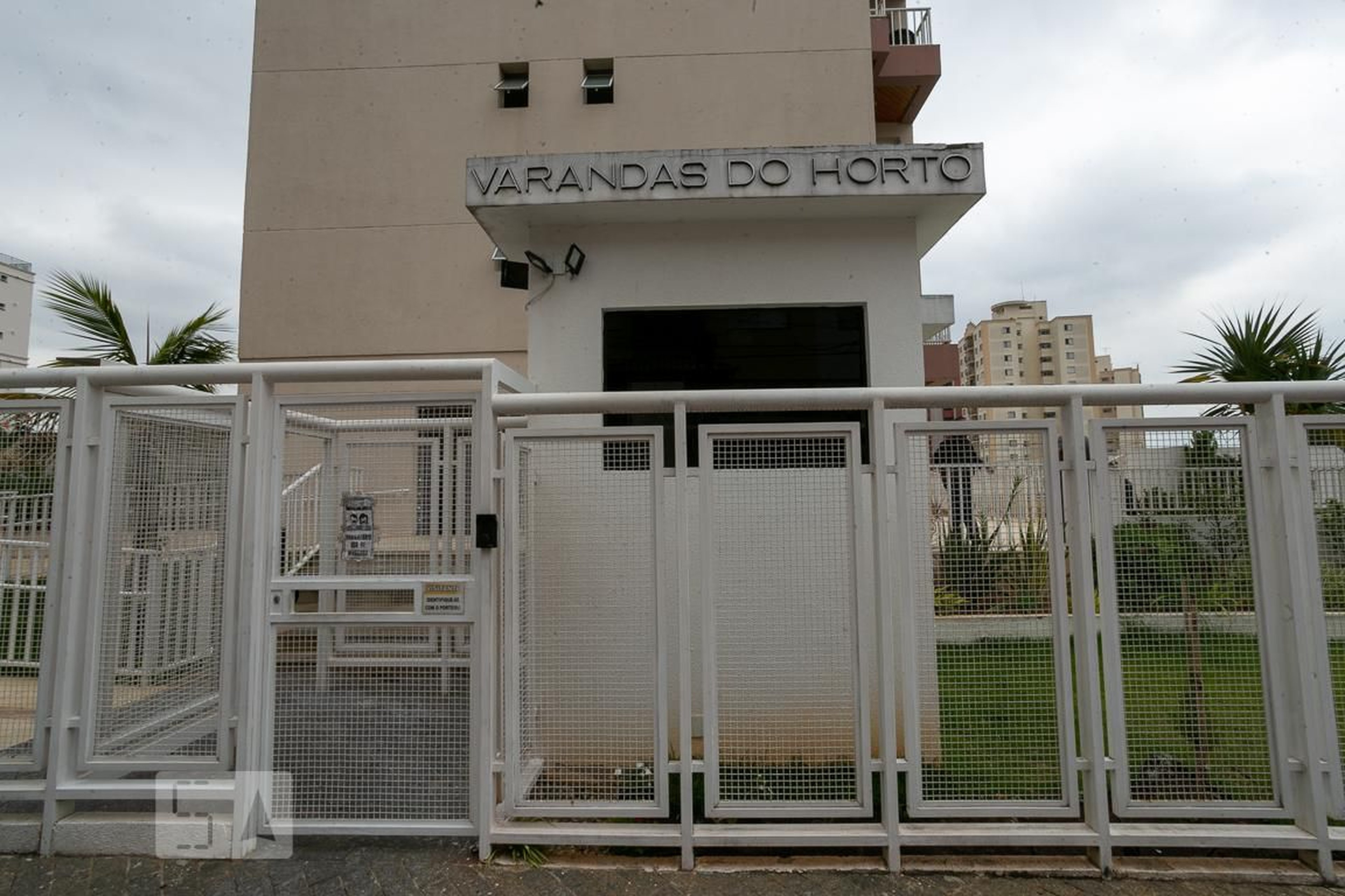 Fachada do Condomínio Condomínio Varandas do Horto