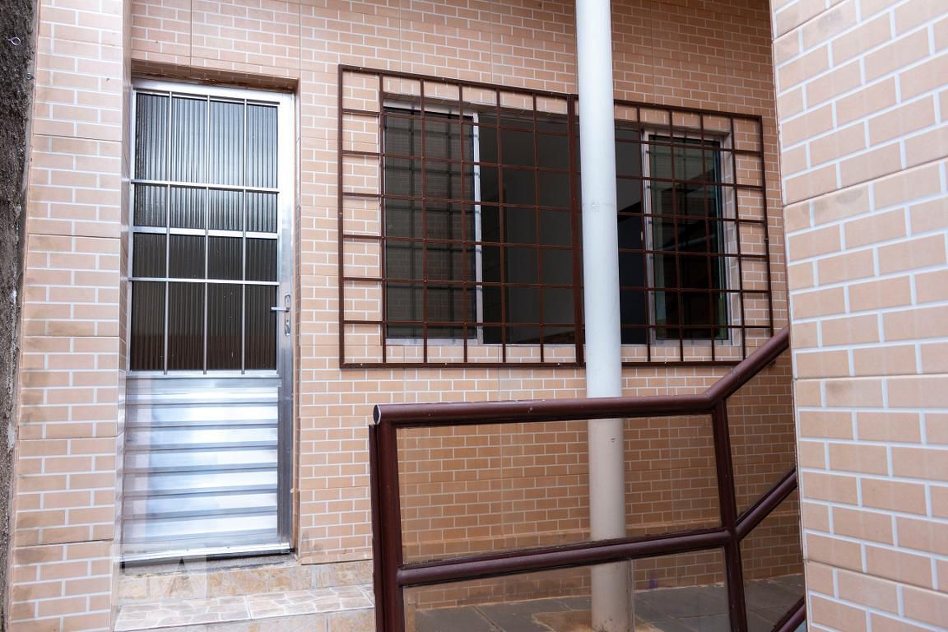 Fachada Condomínio em Rua Saturnino dos Santos, 315