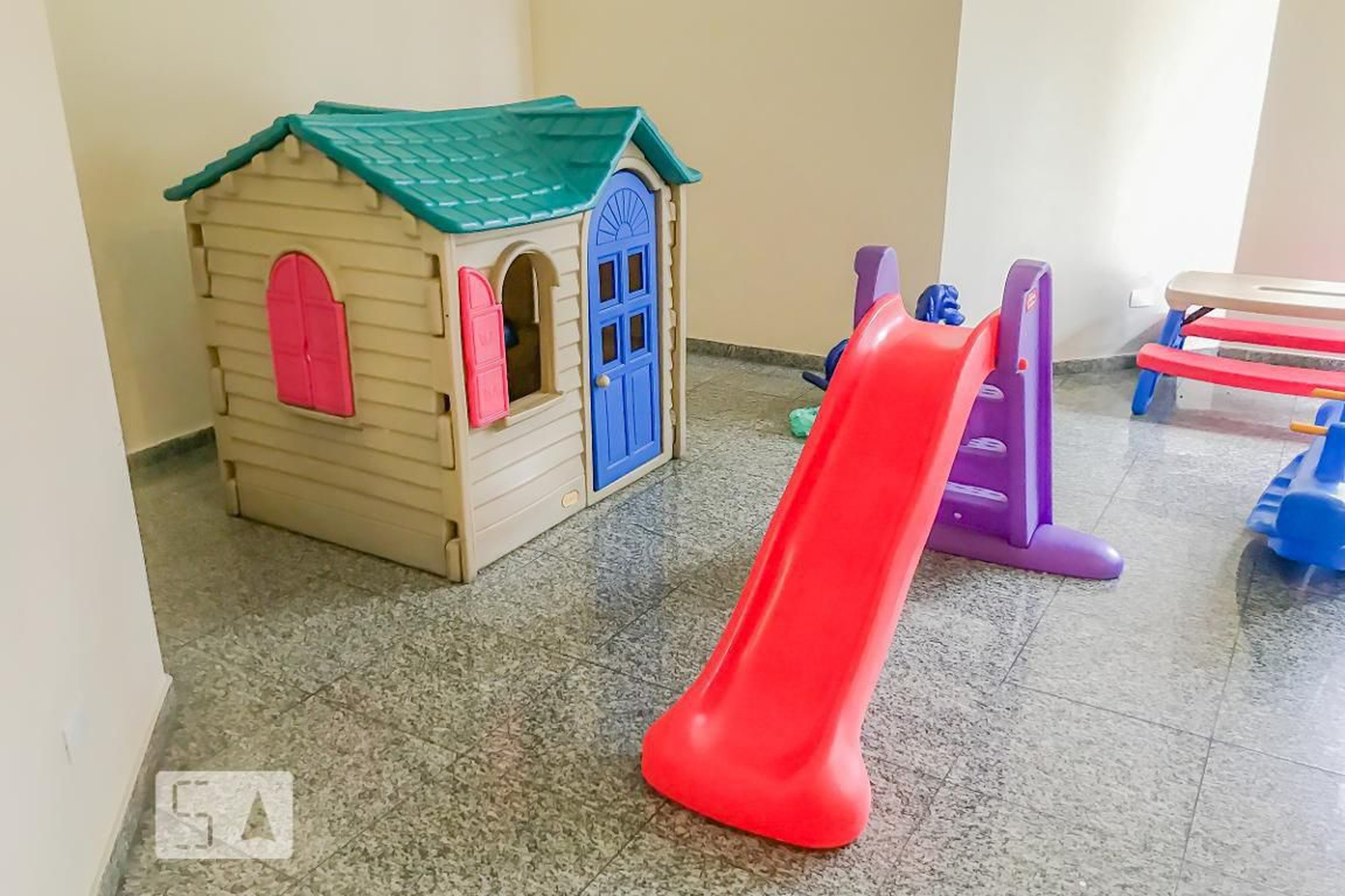 Playground - Maison Provence