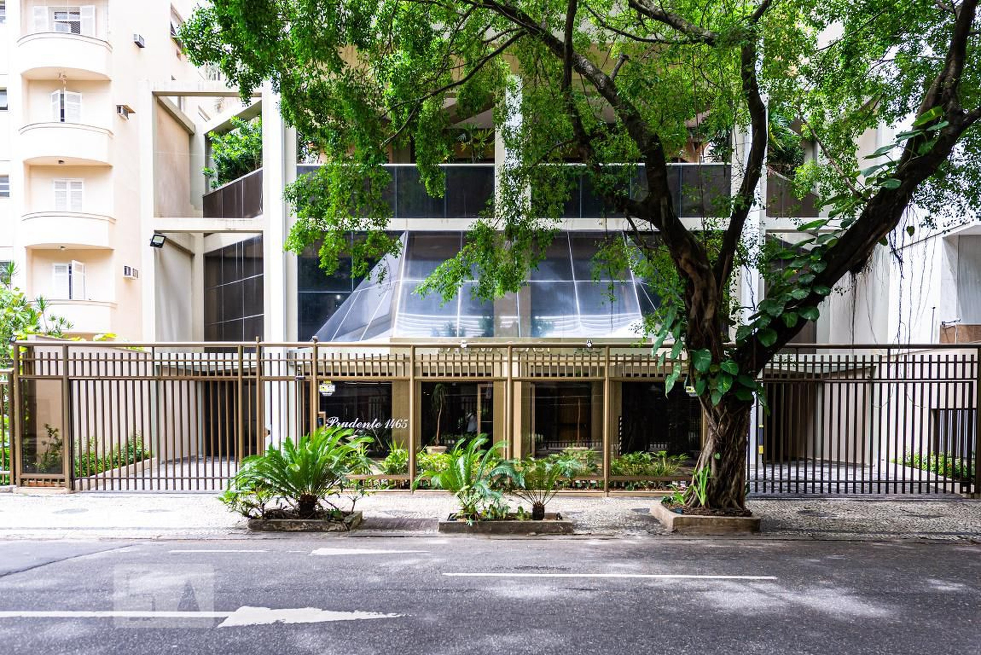 Fachada Condomínio em Rua Prudente de Morais, 1465