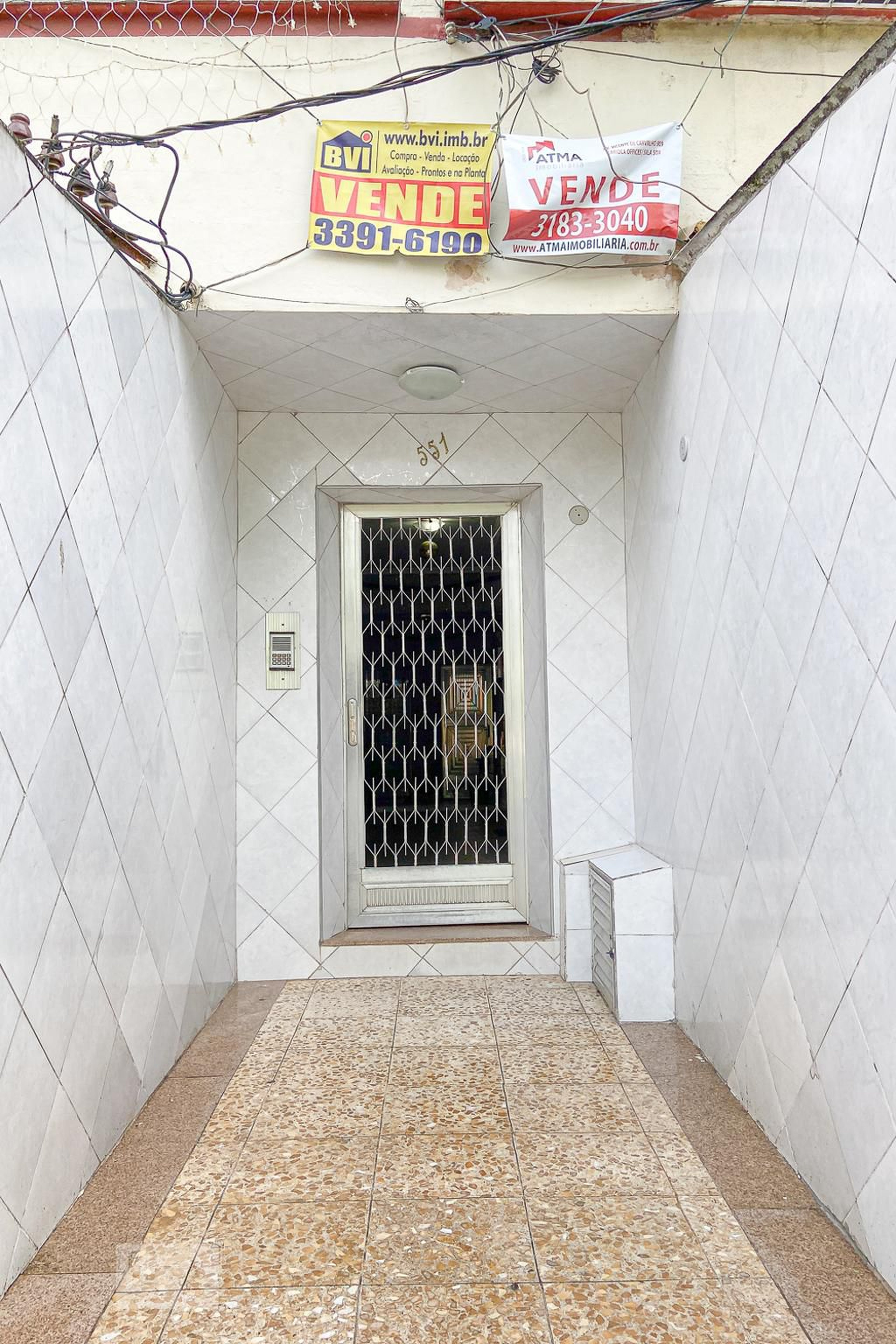 Entrada do prédio - null