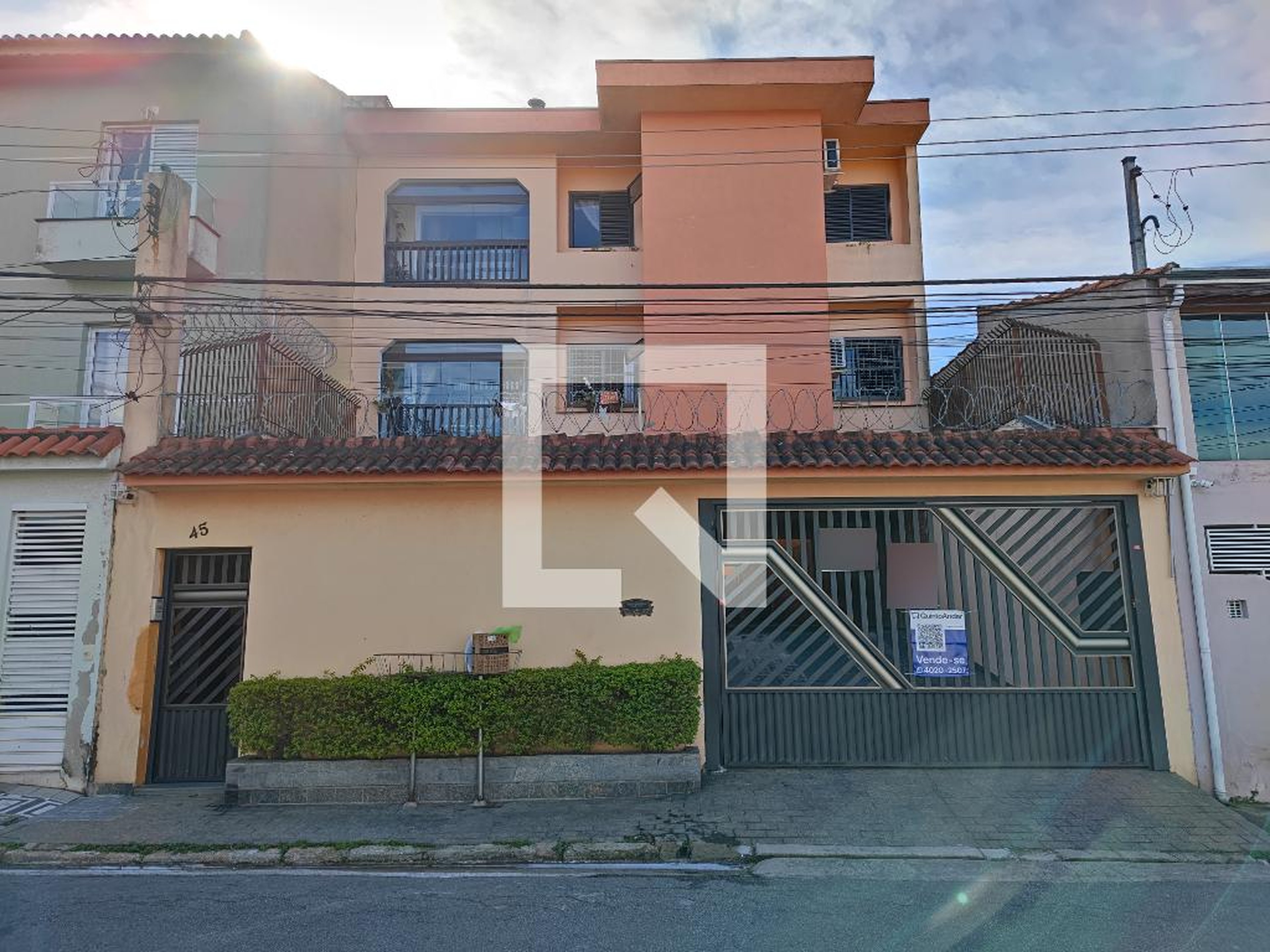 Fachada Condomínio em Rua Horácio Hunti, 45