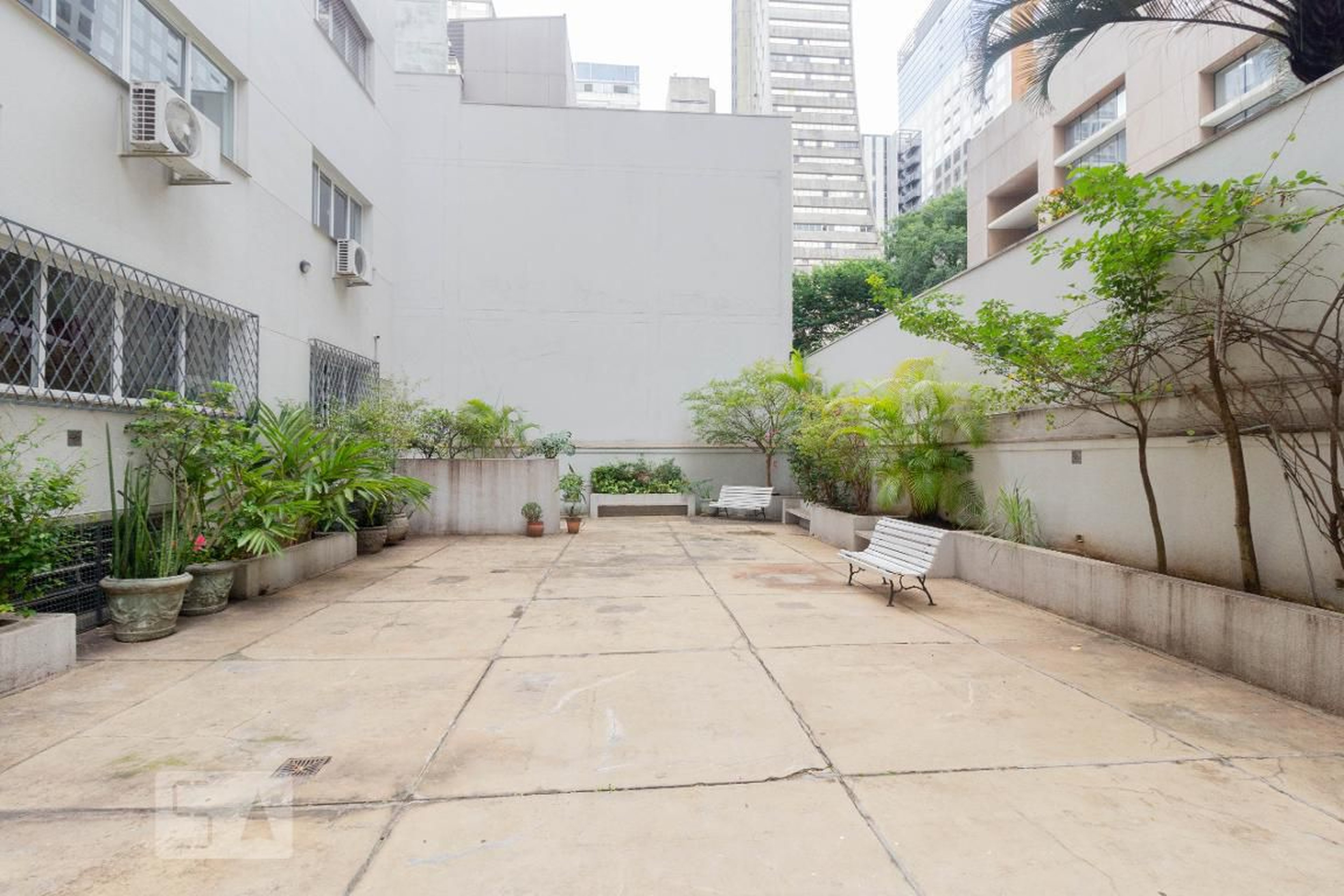 Área Externa - Carlos Gomes