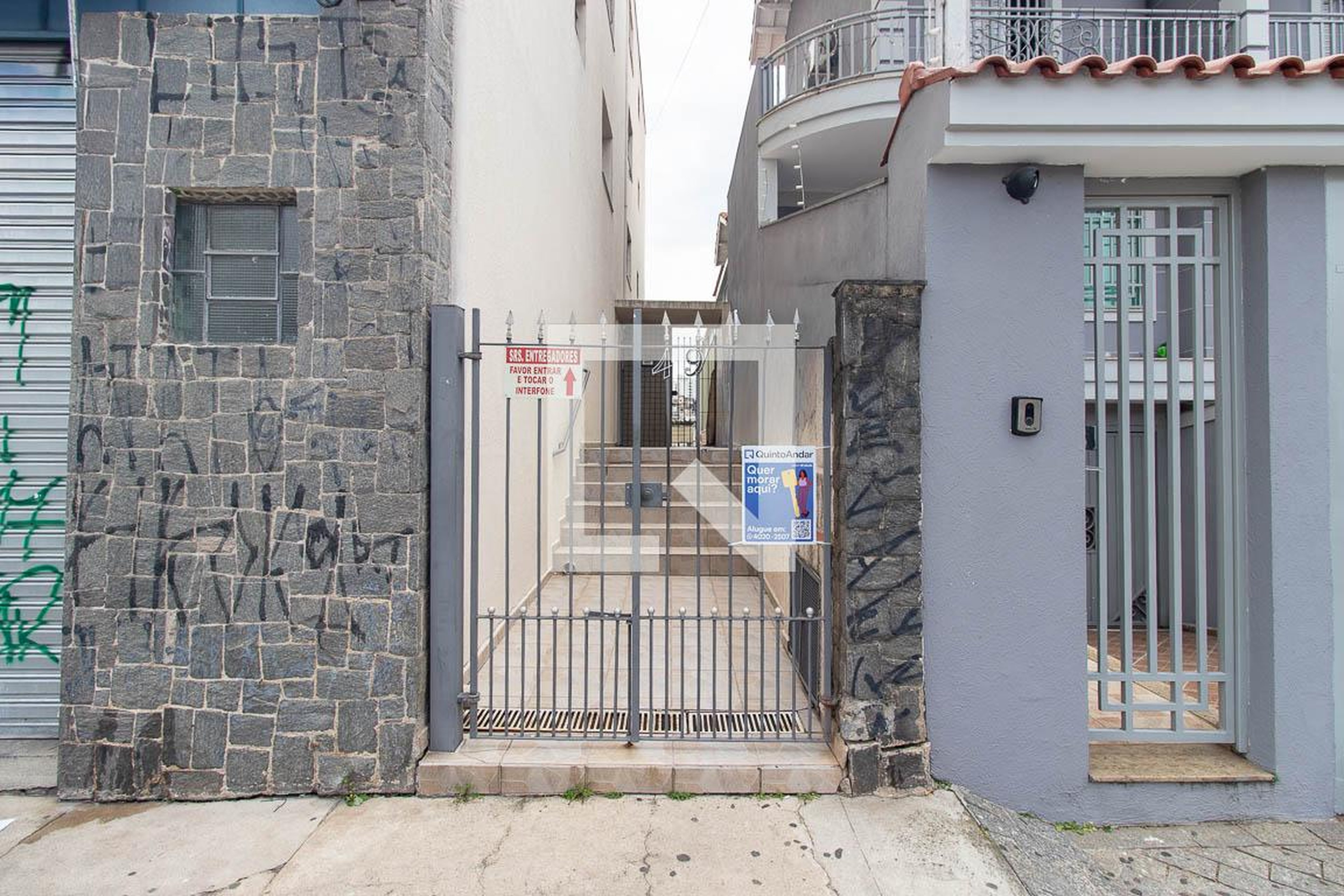 Fachada Condomínio em Rua Salvador Romeu, 491