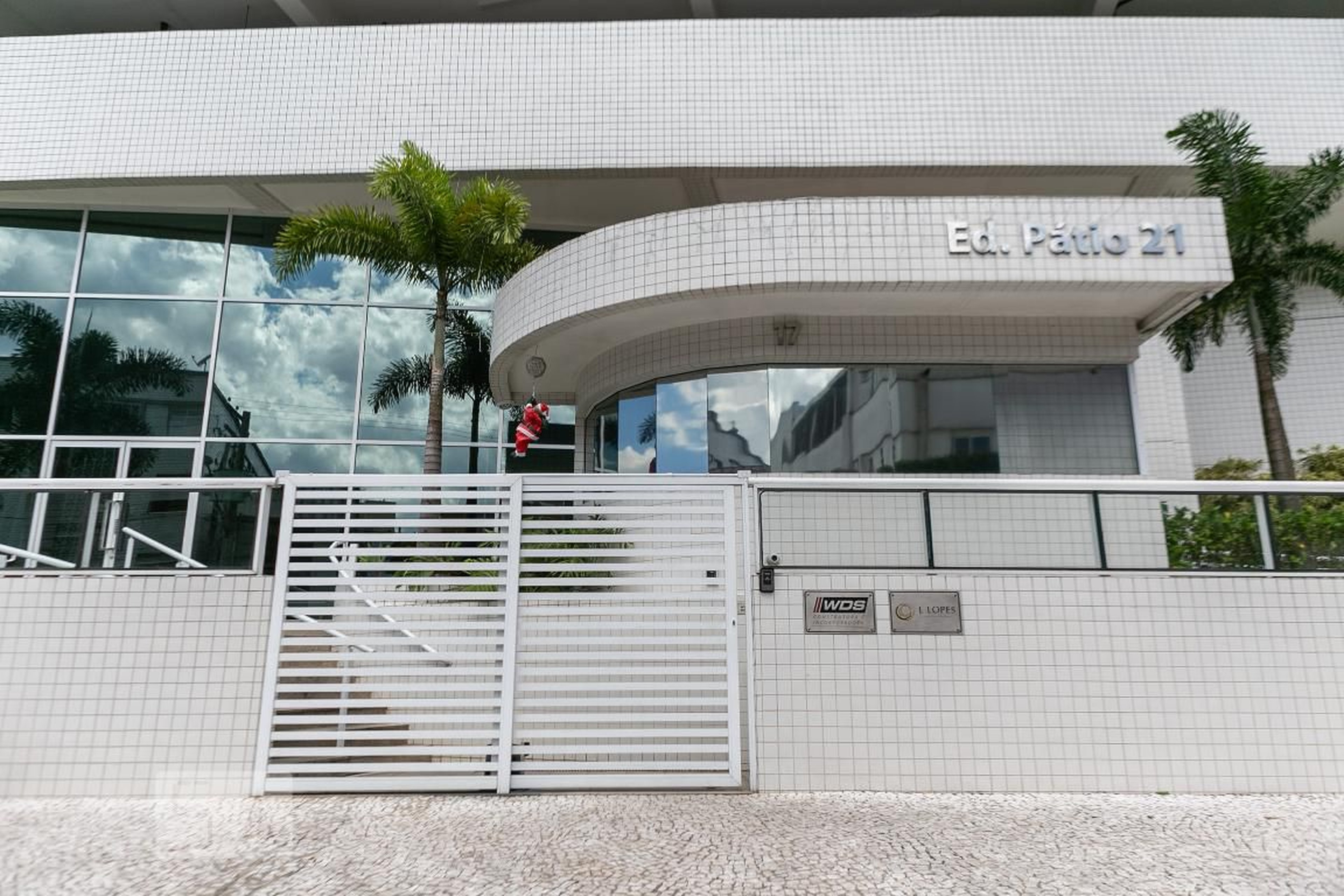 Fachada Condomínio ED: Patio 21