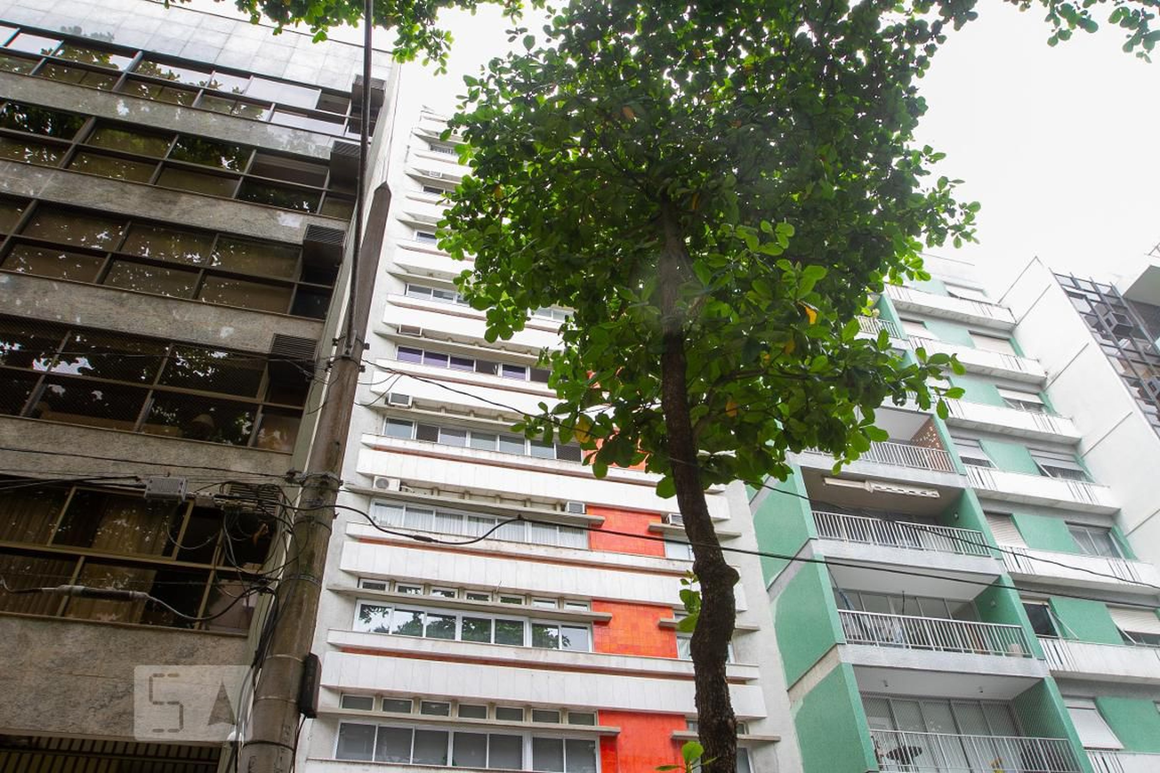 Fachada do Prédio Condomínio em Rua Almirante Pereira Guimarães, 32
