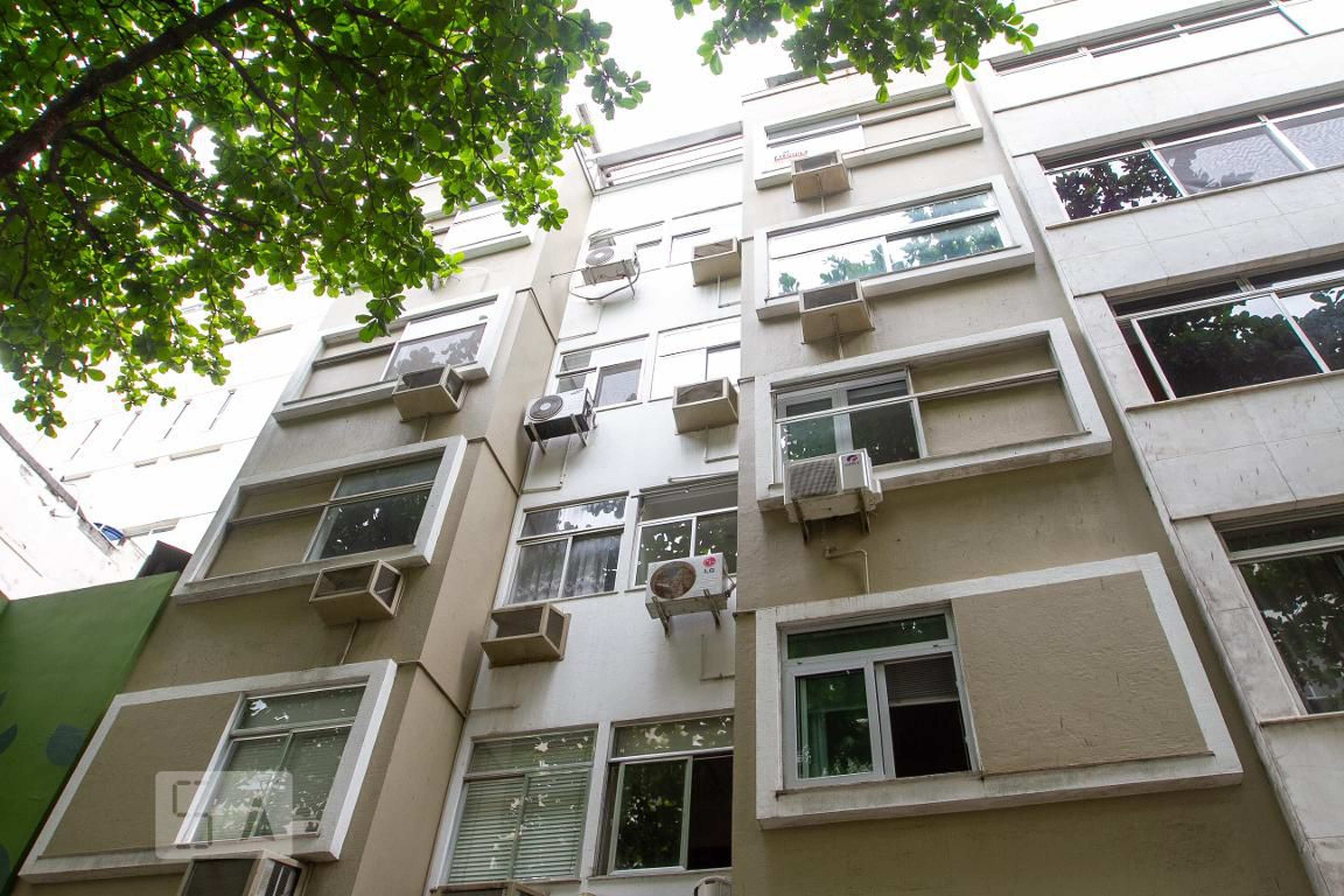 Fachada do Prédio Condomínio em Rua Maria Quitéria, 60