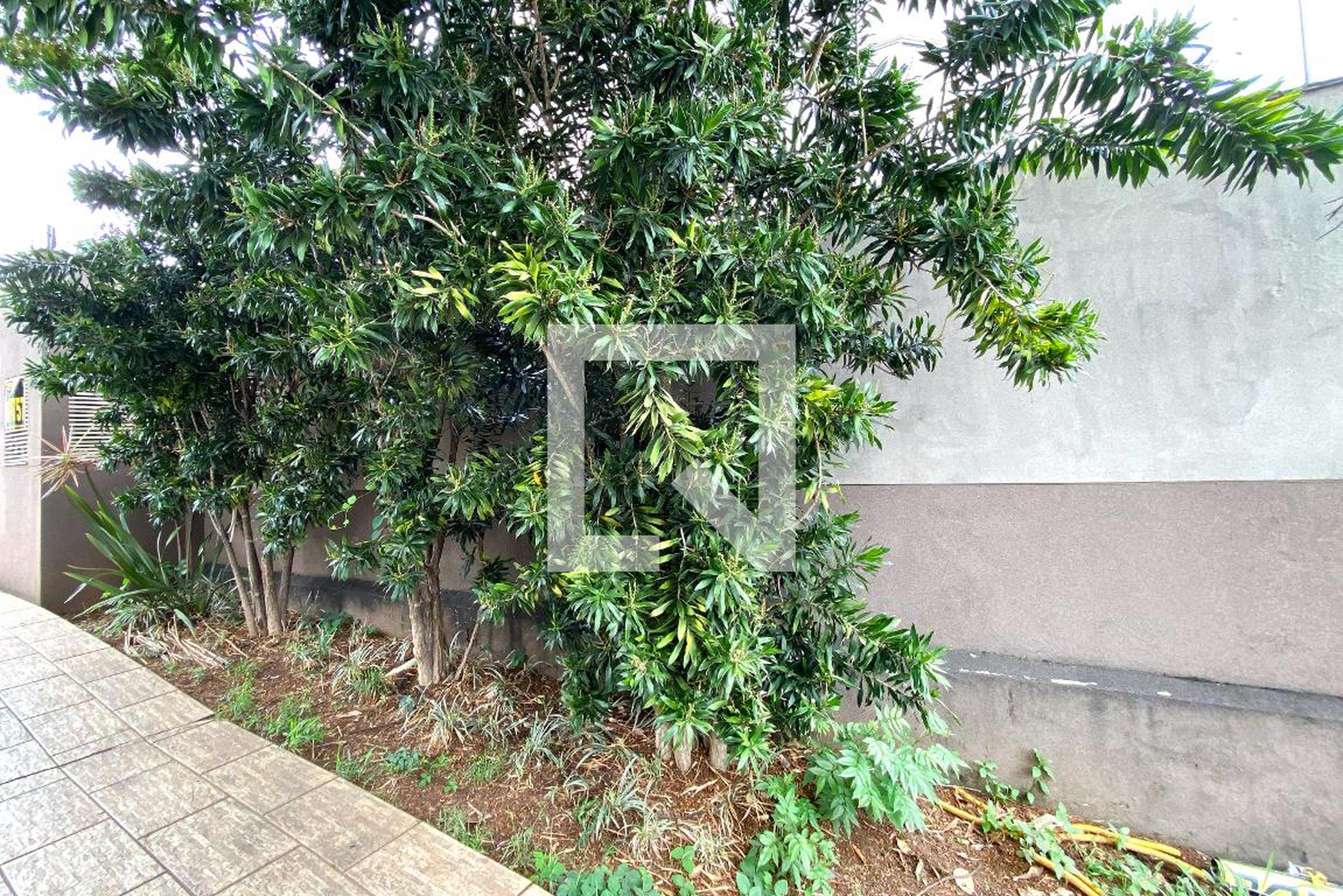 Fachada Condomínio em Rua Pintor Vicente de Abreu, 410