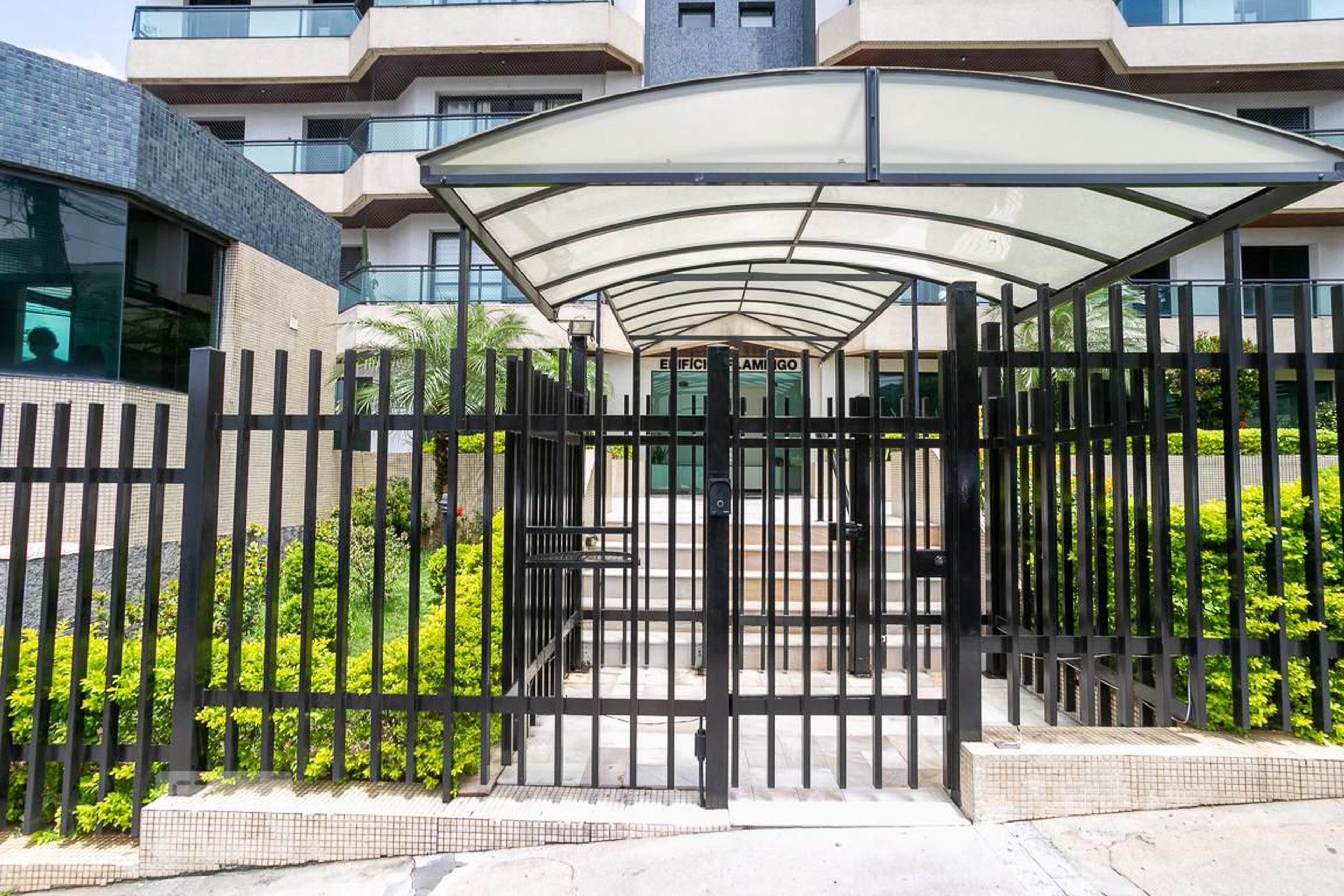 Fachada do Condomínio Edifício Flamingo