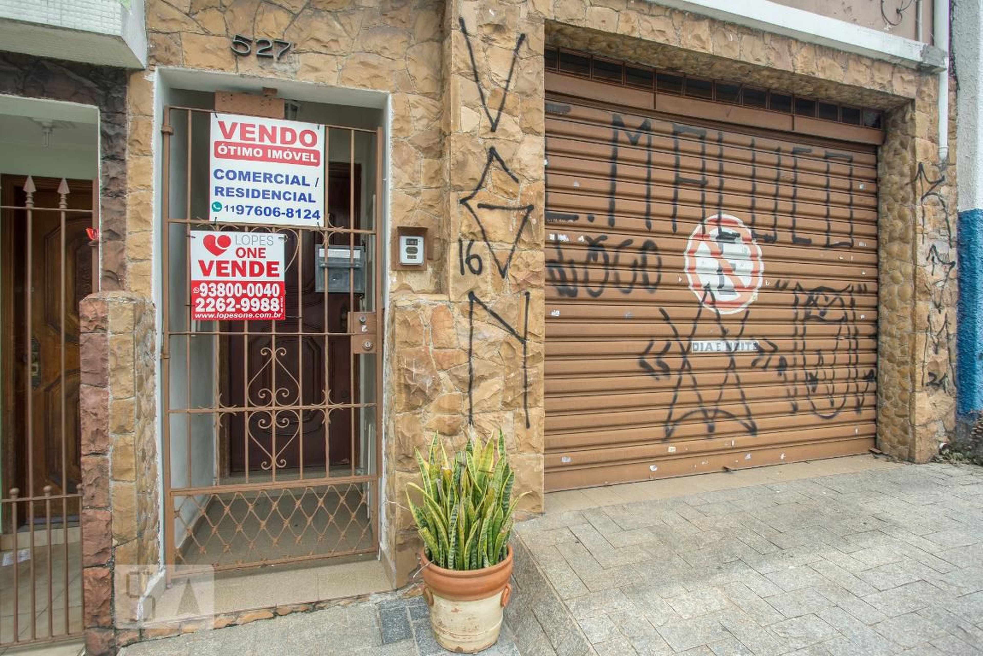 Fachada Condomínio em Rua Maria Curupaiti, 527