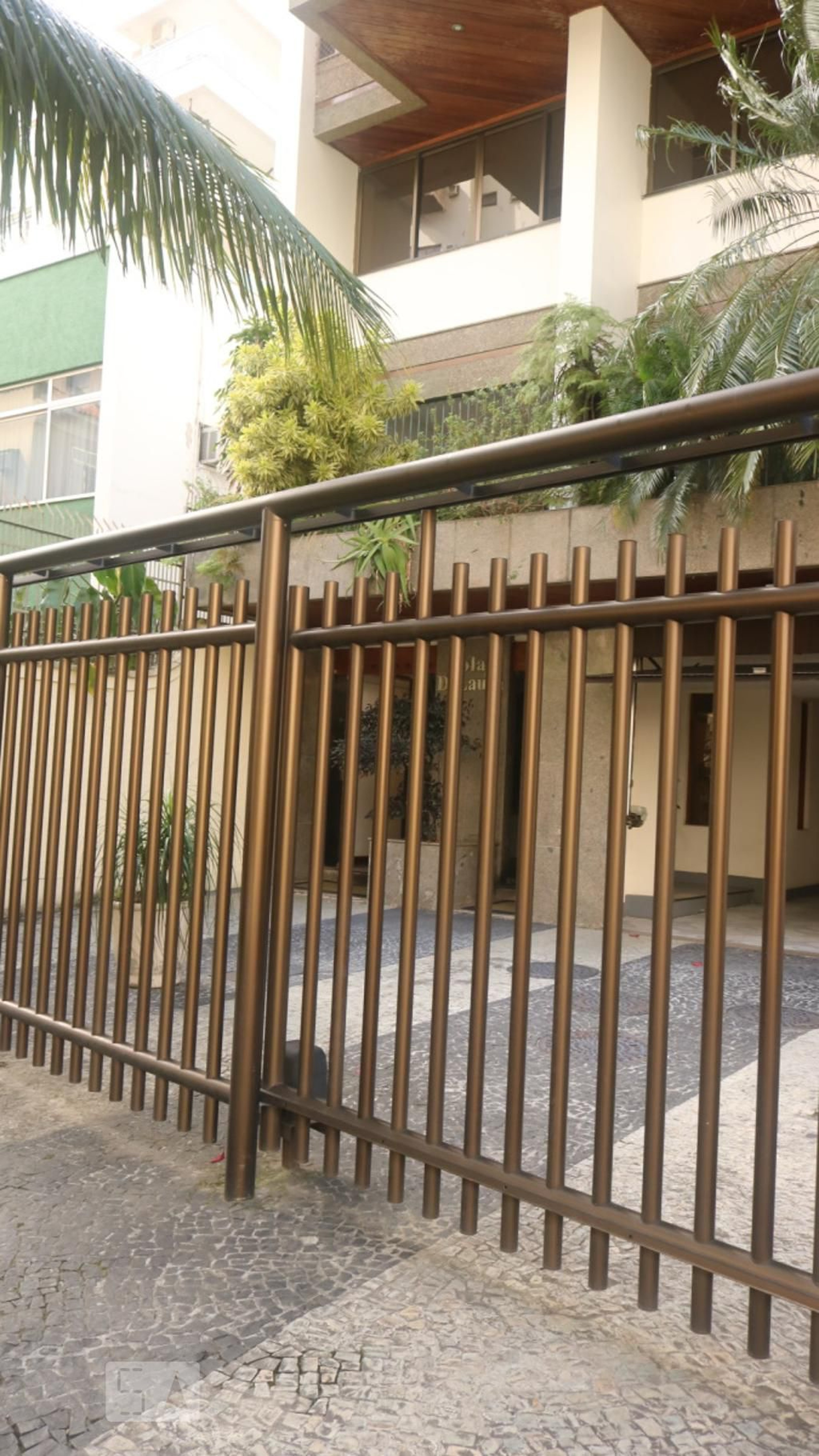 Fachada do Condomínio Condomínio Solar di Laura