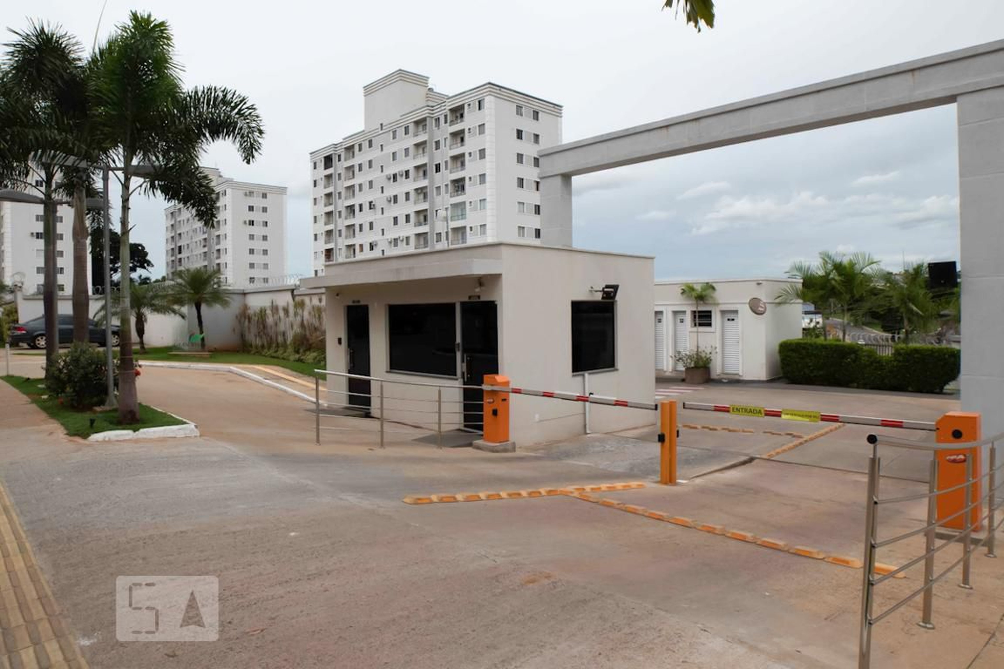 Fachada Condomínio em Avenida Anhanguera, 20