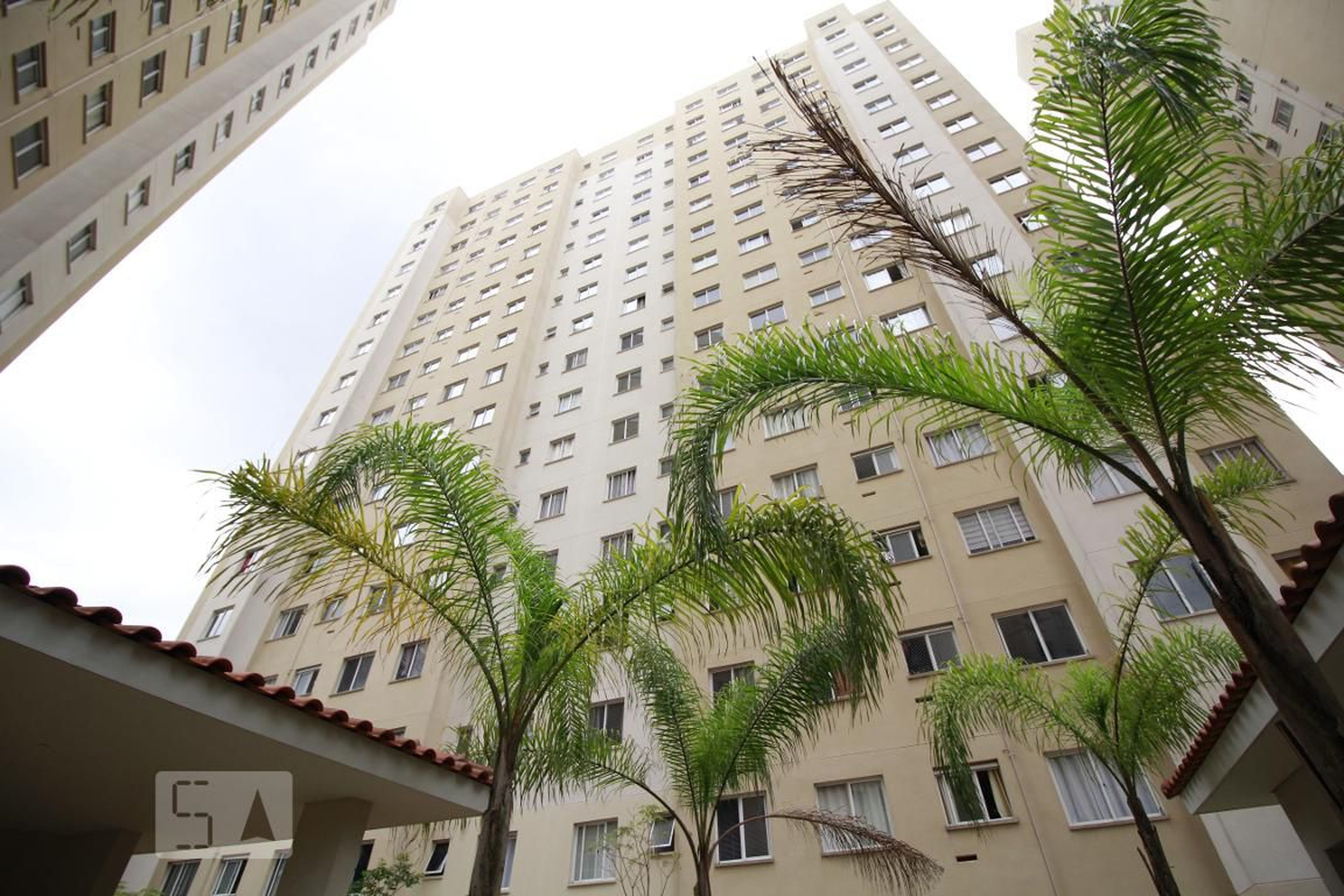 Fachada do Condomínio Condomínio Alexandrino